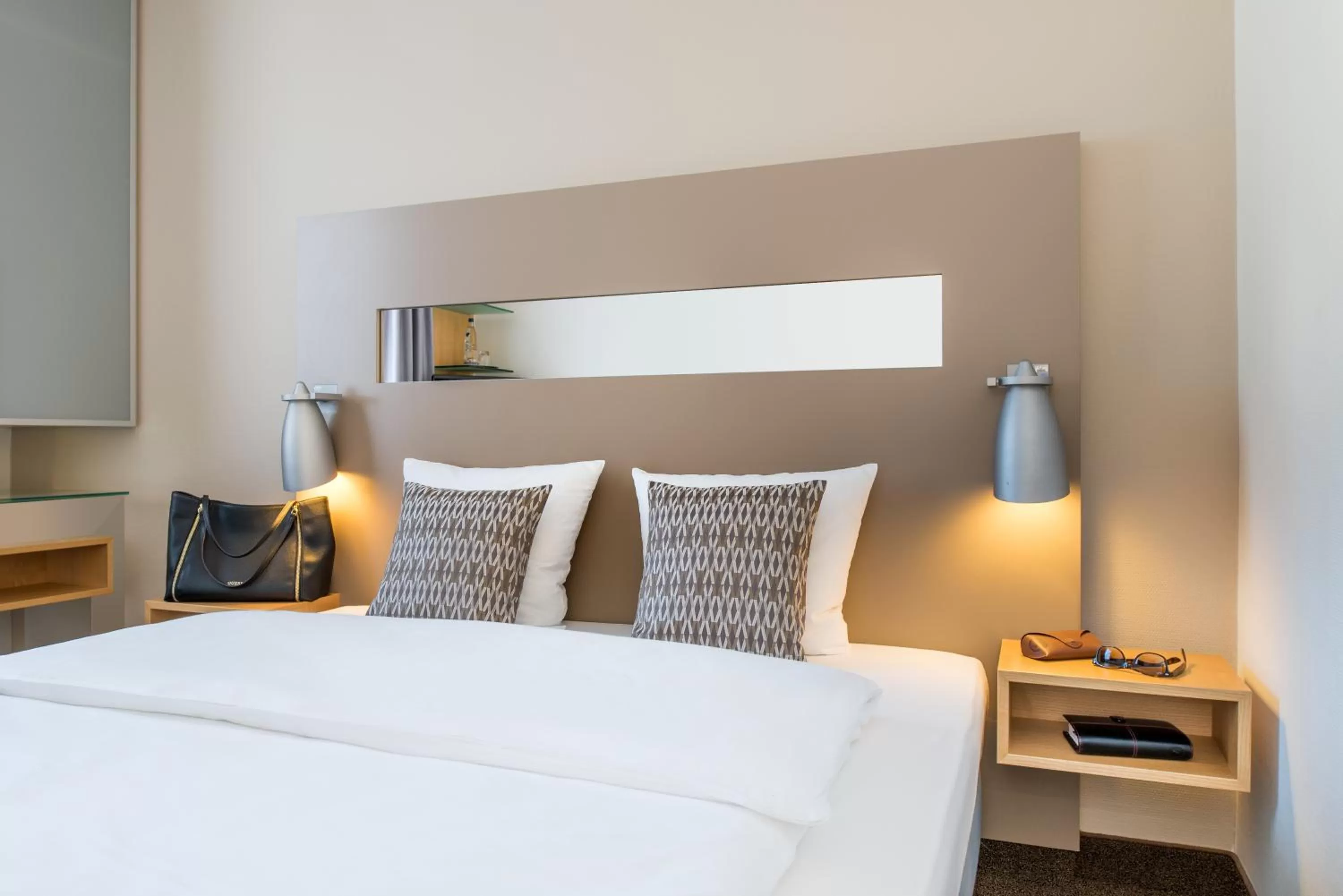 Photo of the whole room, Bed in Mercure Hotel Düsseldorf City Nord