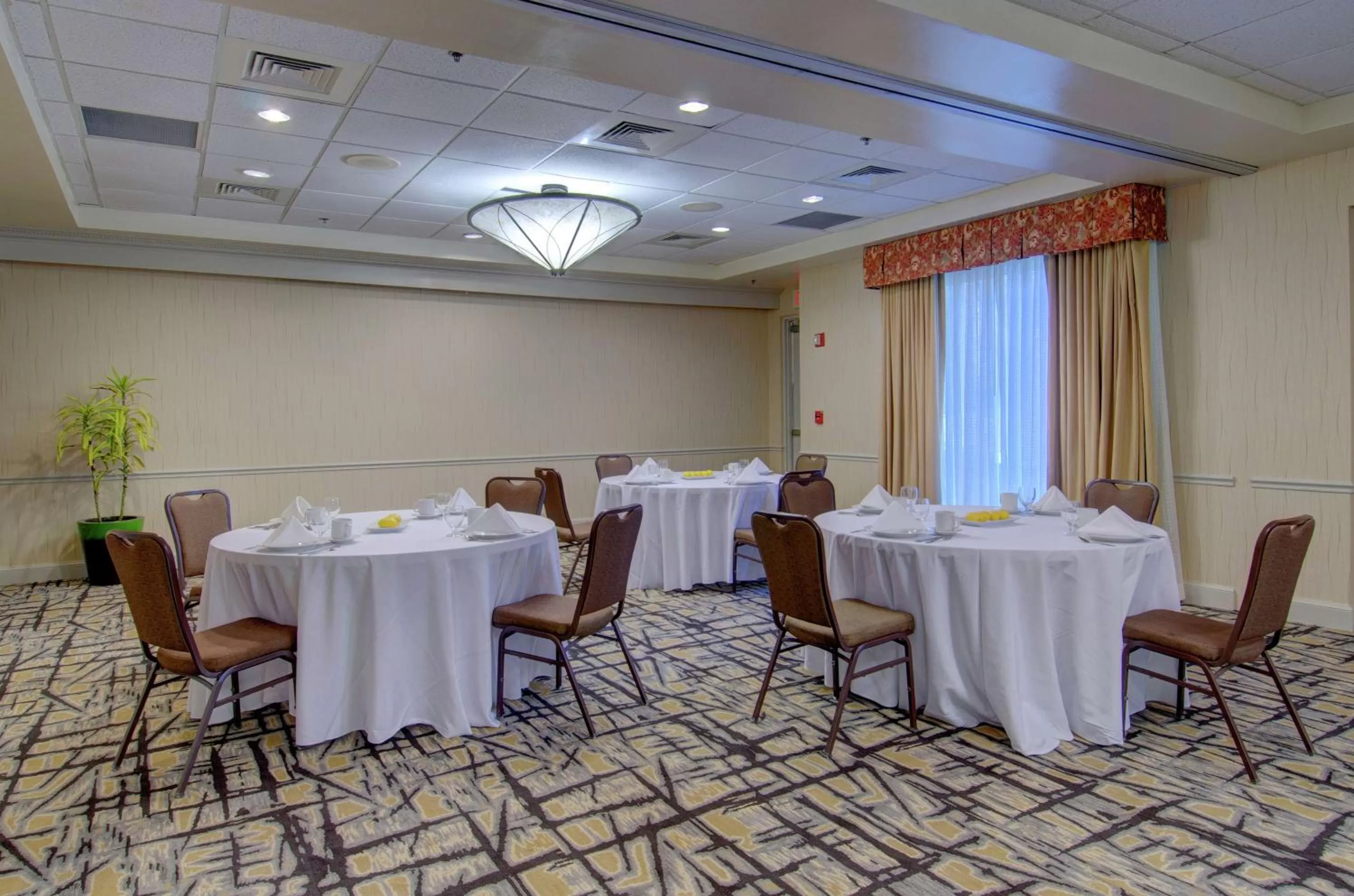 Meeting/conference room in Hilton Garden Inn Norwalk