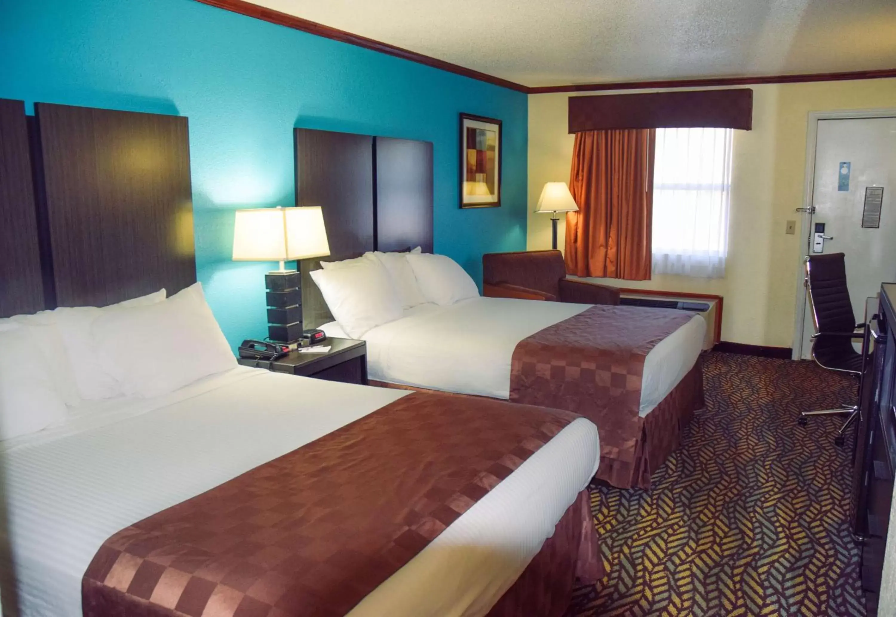 Photo of the whole room, Bed in Best Western Fairwinds Inn