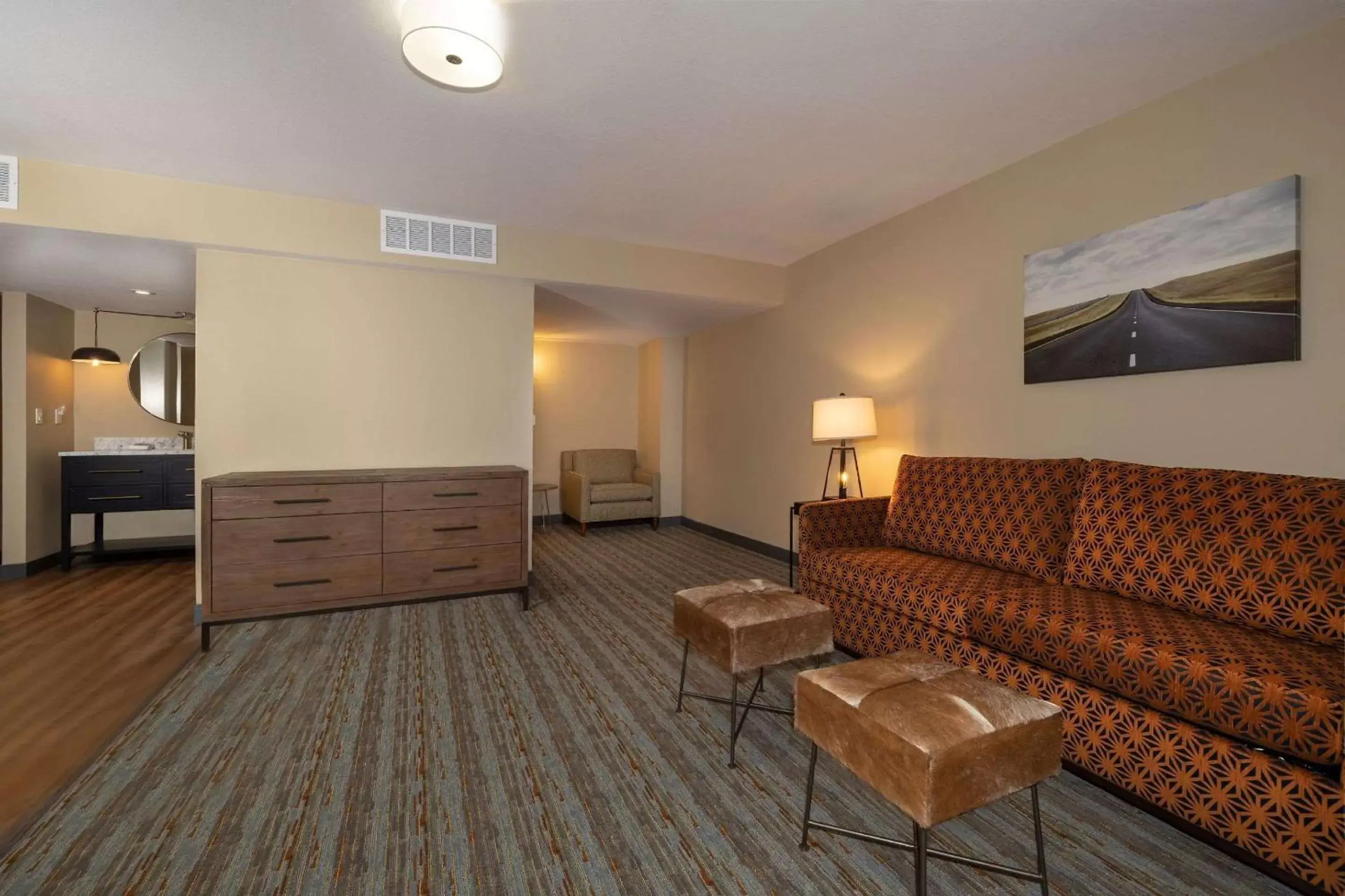 Bedroom, Seating Area in Best Western Downtown Casper Hotel