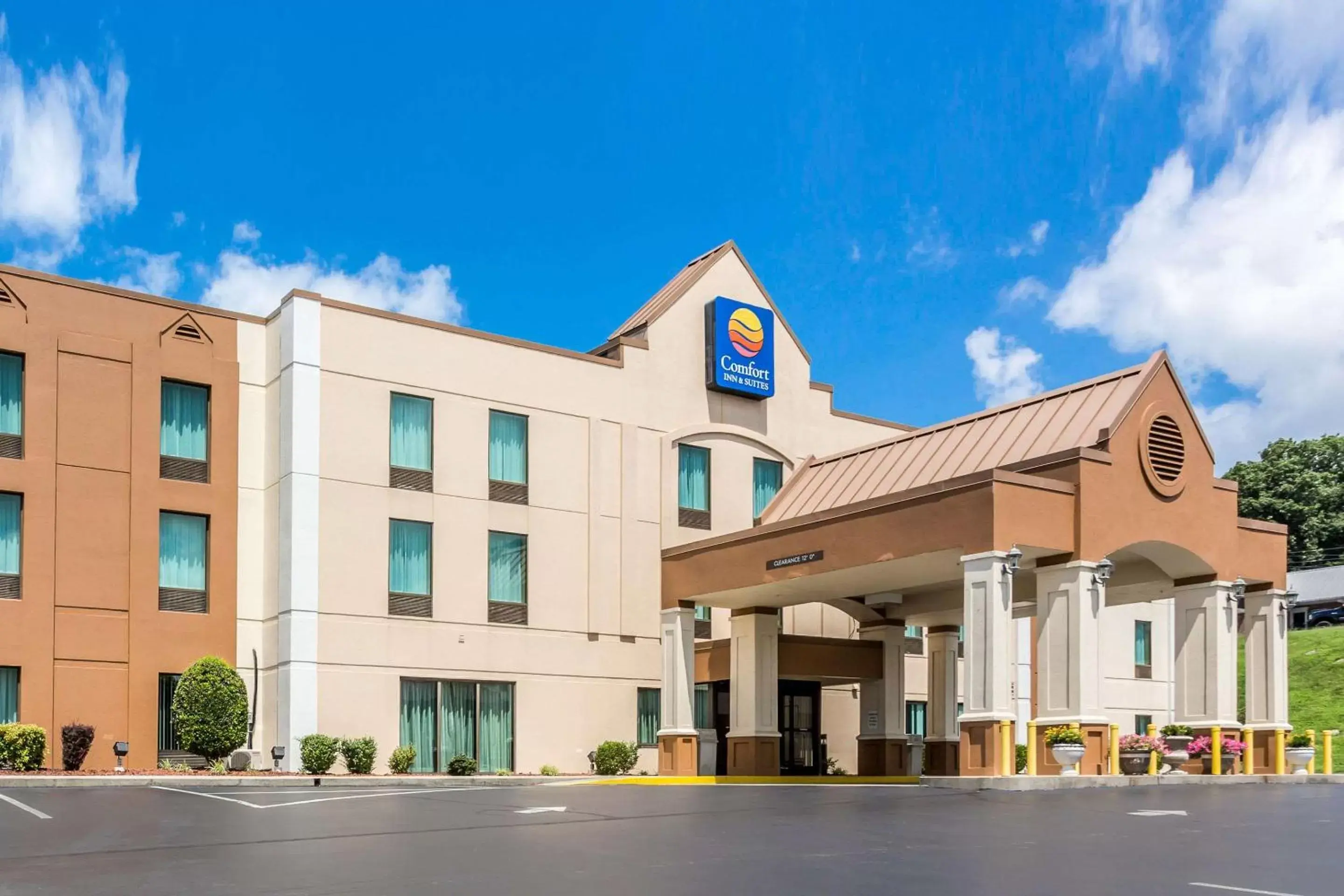 Property Building in Comfort Inn & Suites Cookeville