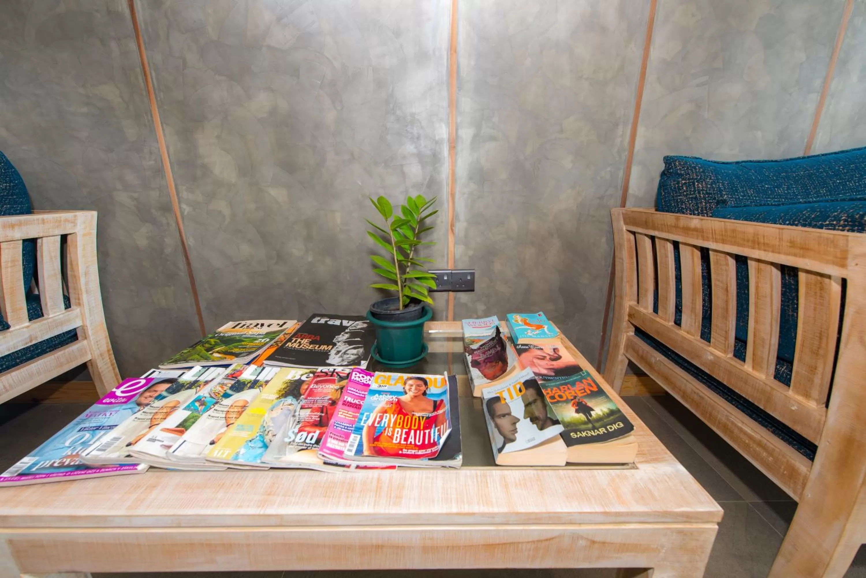 Seating area in Ballena Regency