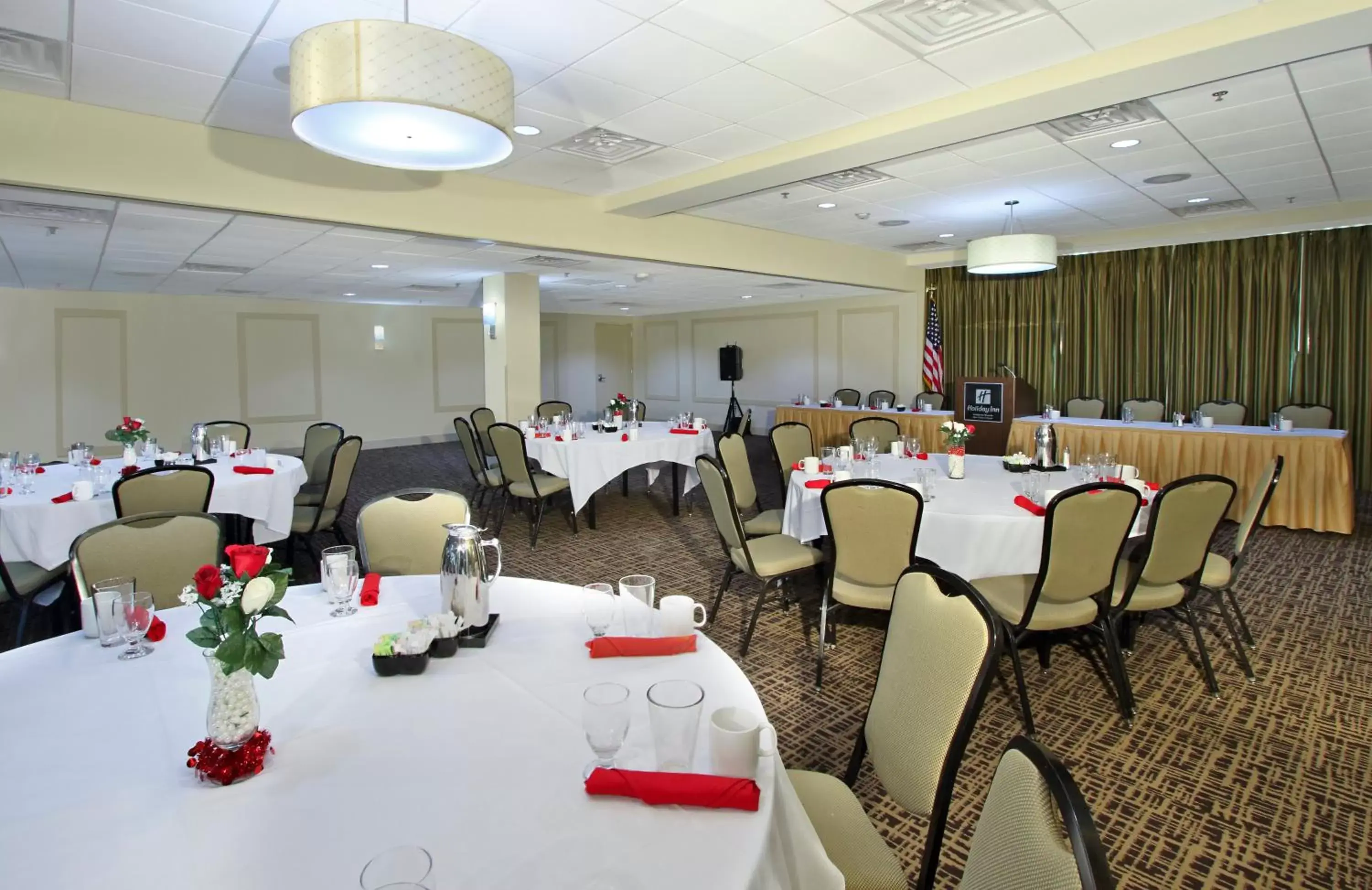 Banquet/Function facilities, Restaurant/Places to Eat in Holiday Inn Metairie New Orleans, an IHG Hotel