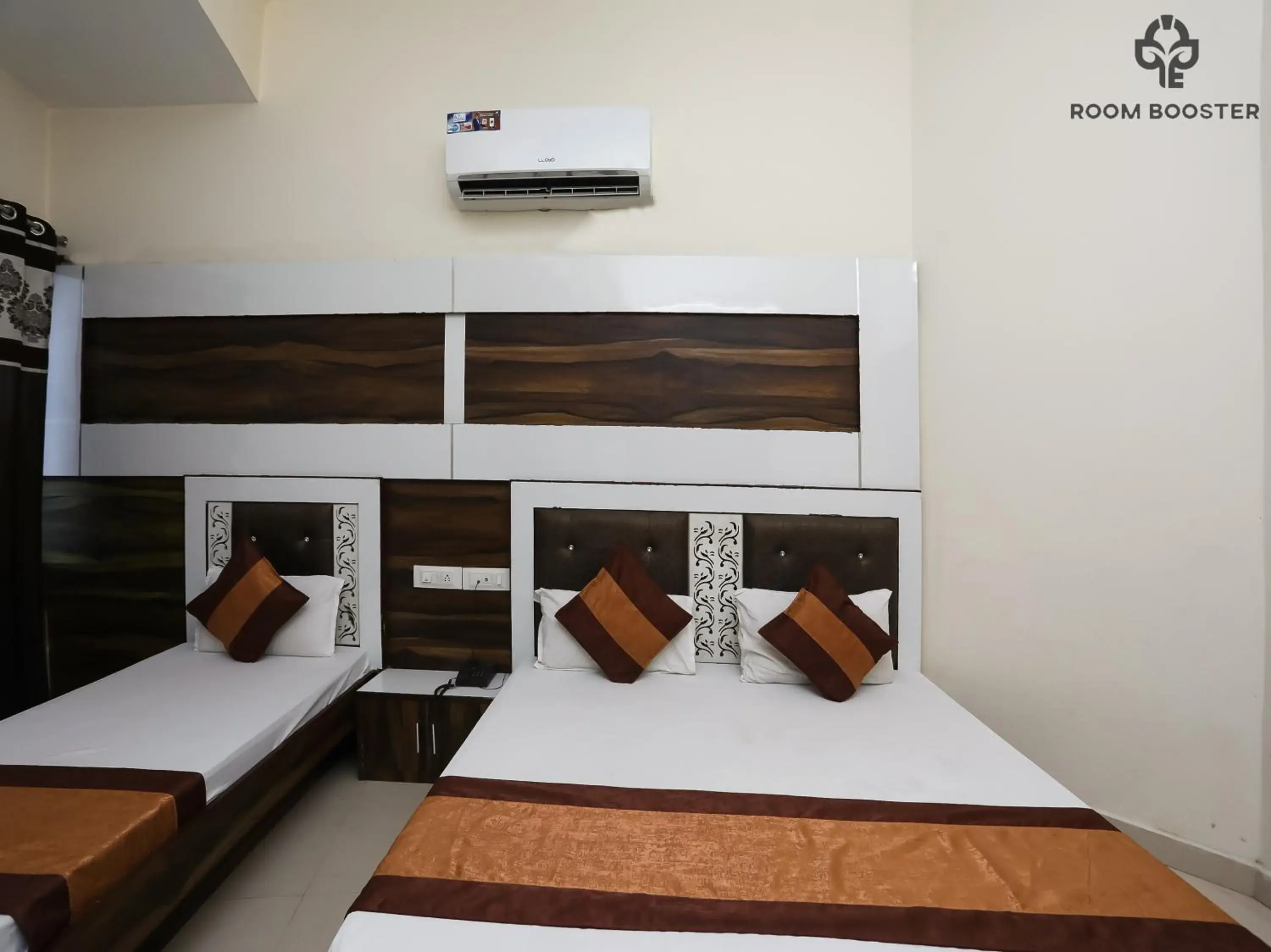Room Photo in Hotel Sehmi's Best Rest Inn