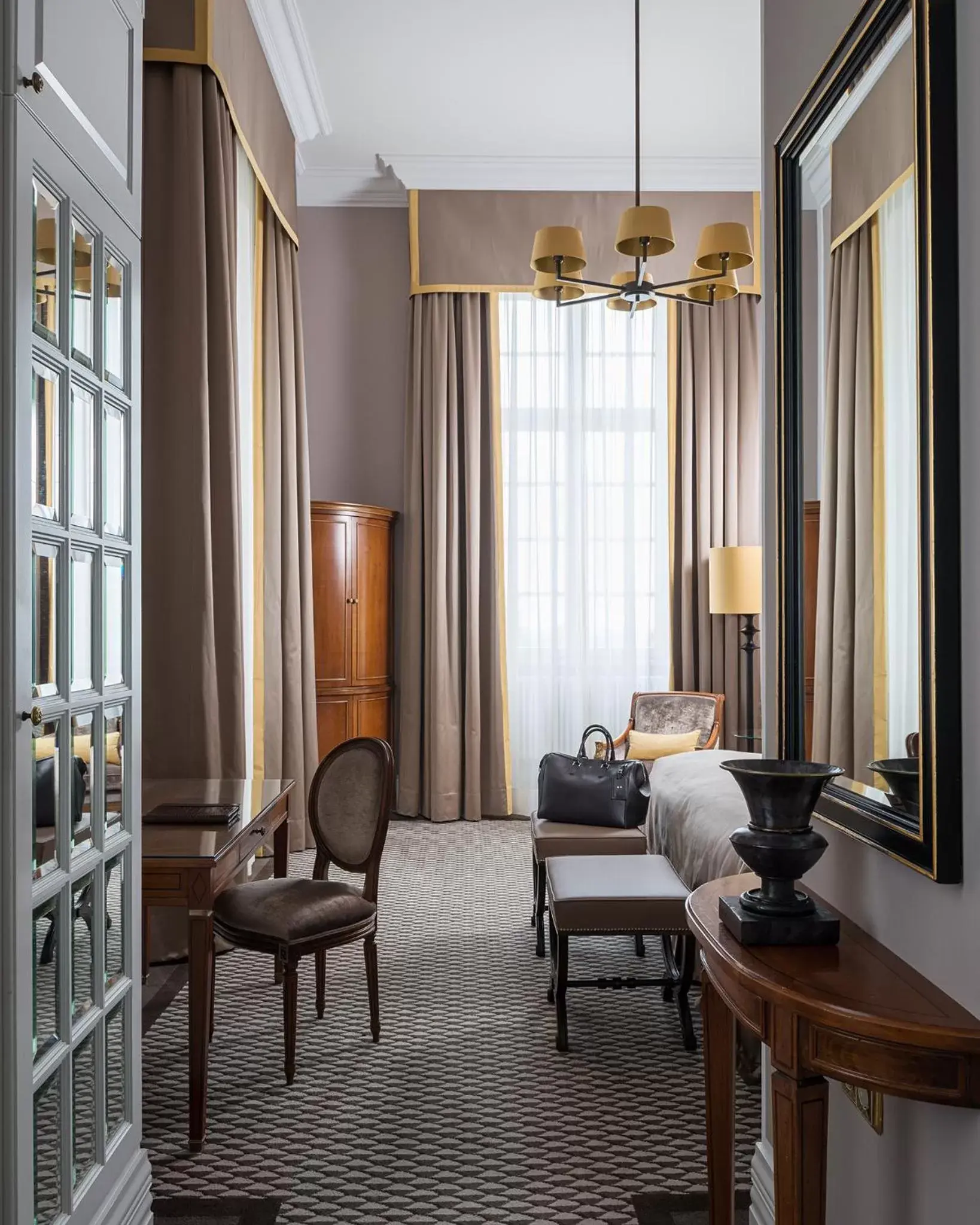 Photo of the whole room, Seating Area in Althoff Grandhotel Schloss Bensberg