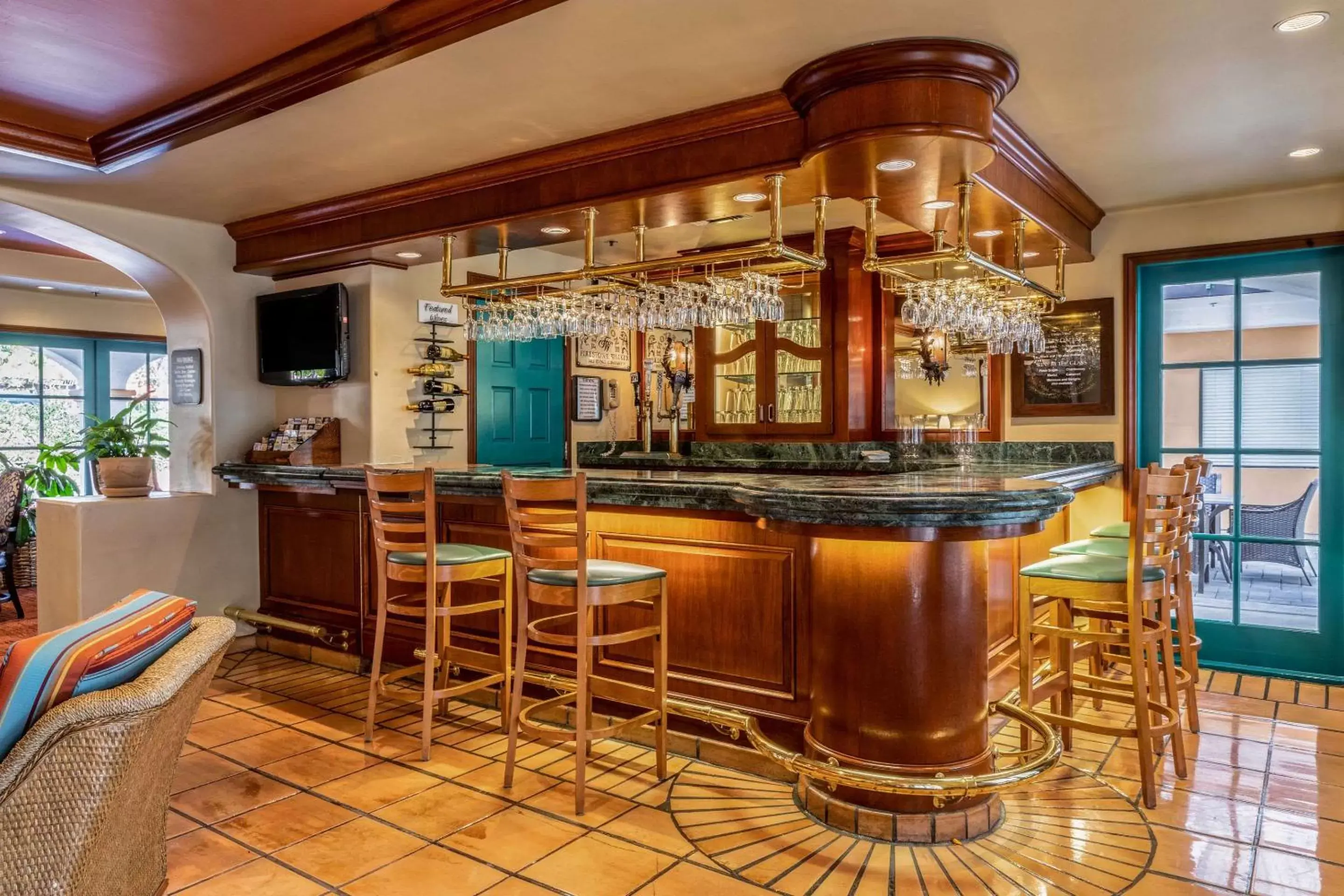 Lounge or bar, Lounge/Bar in Quality Suites Downtown San Luis Obispo