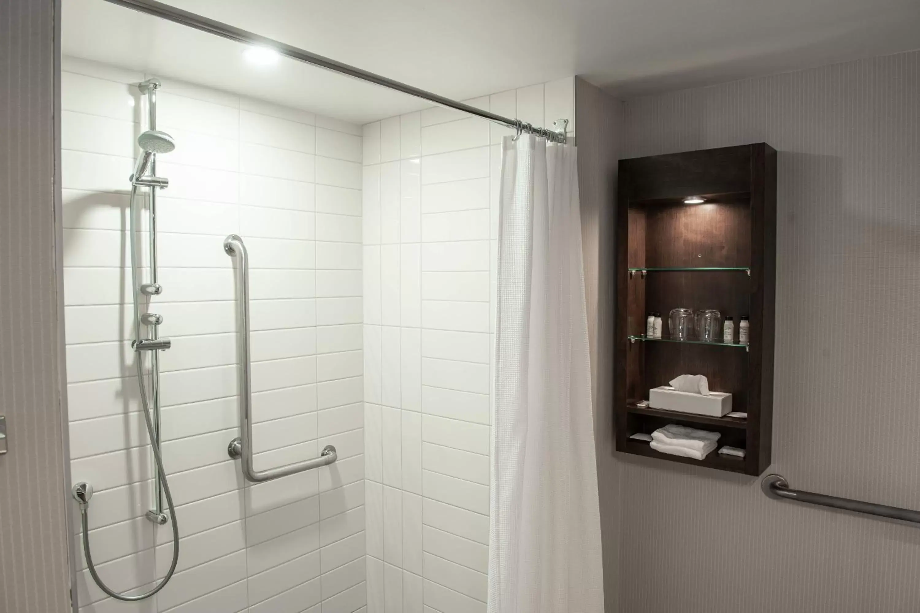 Bathroom in Delta Hotels by Marriott Saguenay Conference Centre