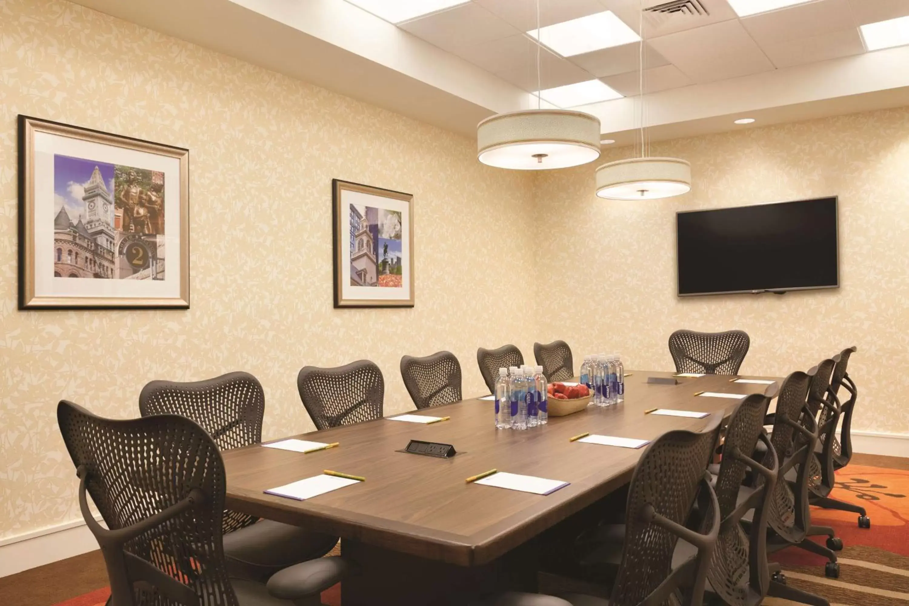 Meeting/conference room in Hilton Garden Inn Boston Logan Airport