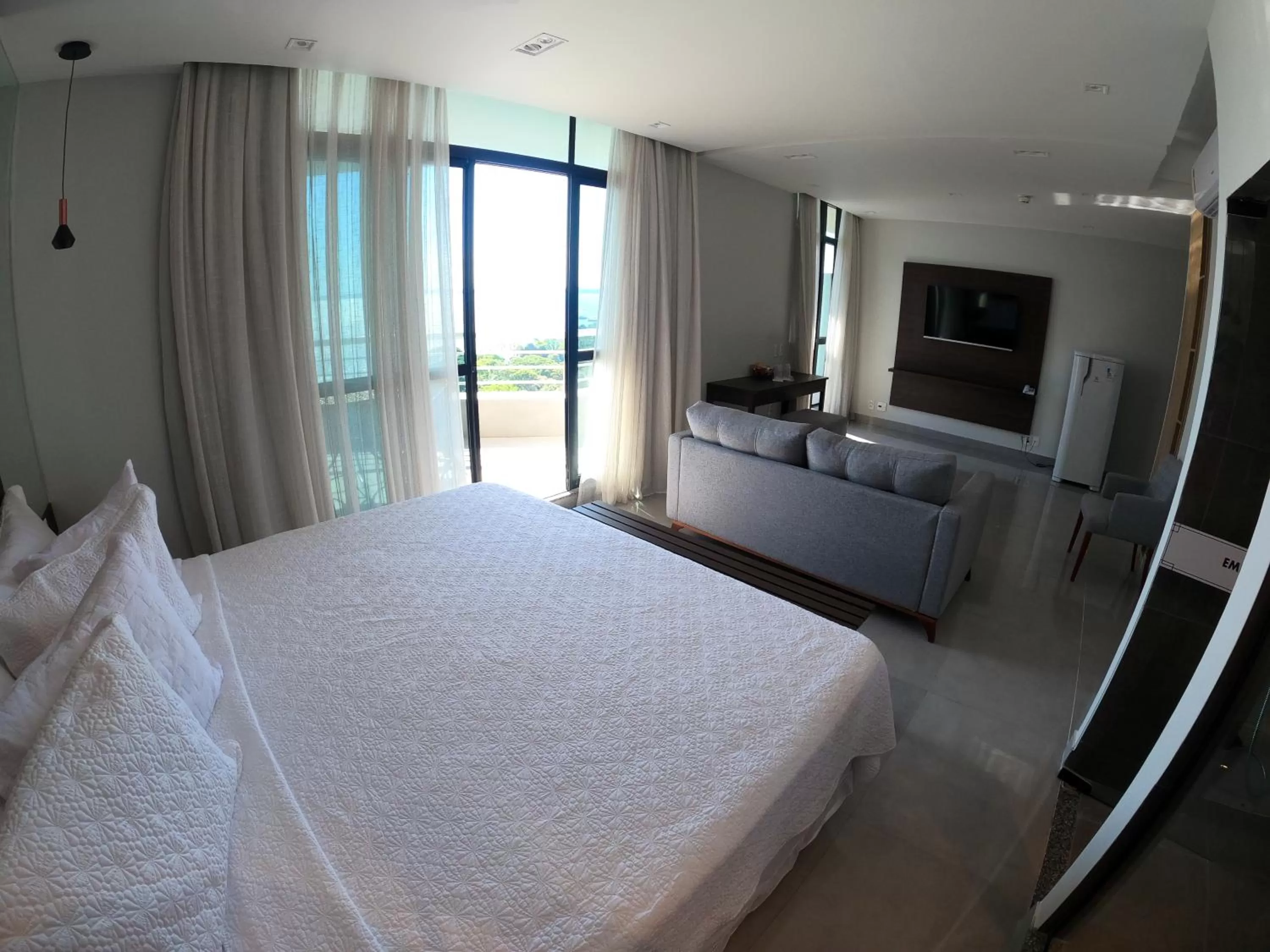 Photo of the whole room, Bed in Tropical Executive Hotel