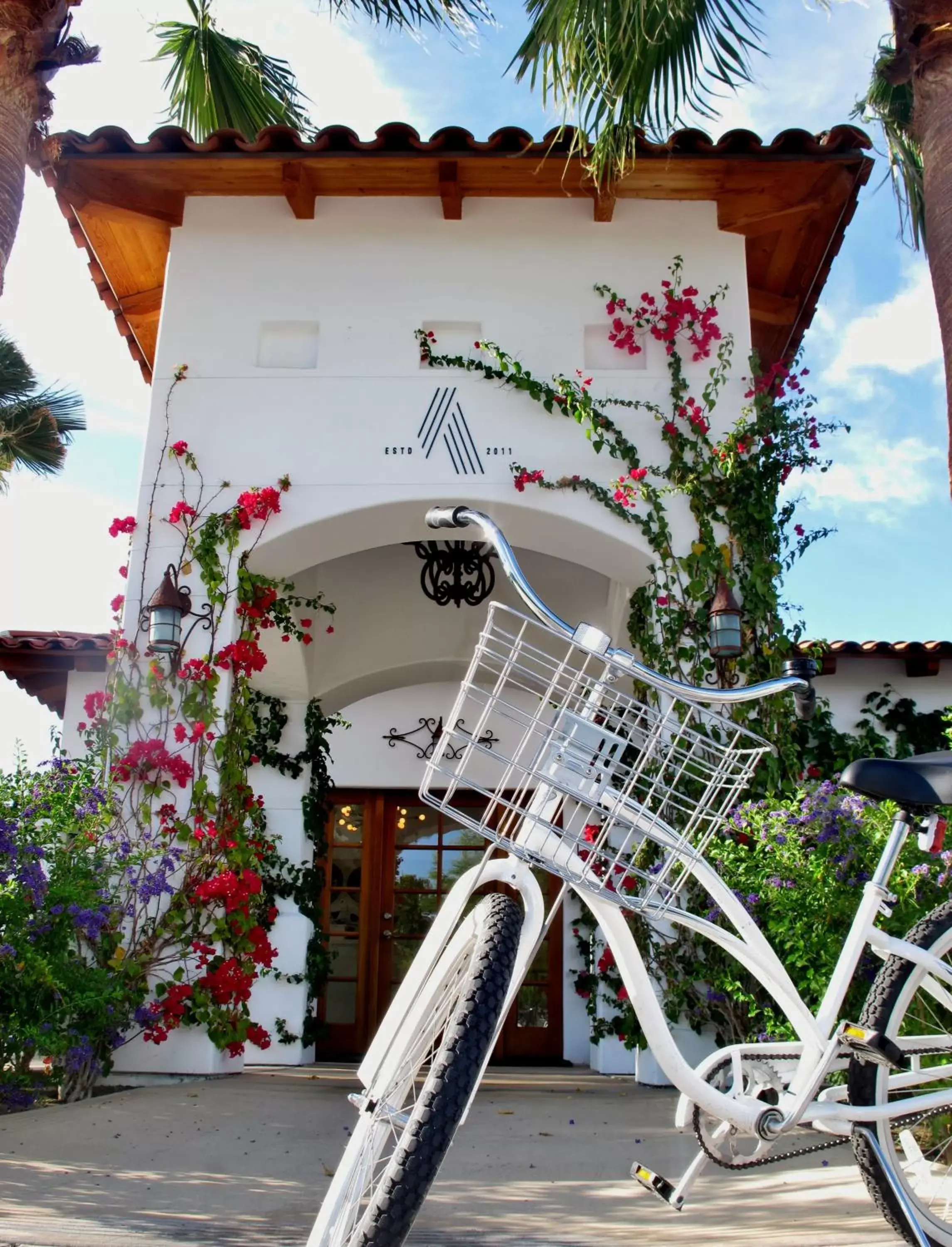 Property building in Alcazar Palm Springs Property building in Alcazar Palm Springs