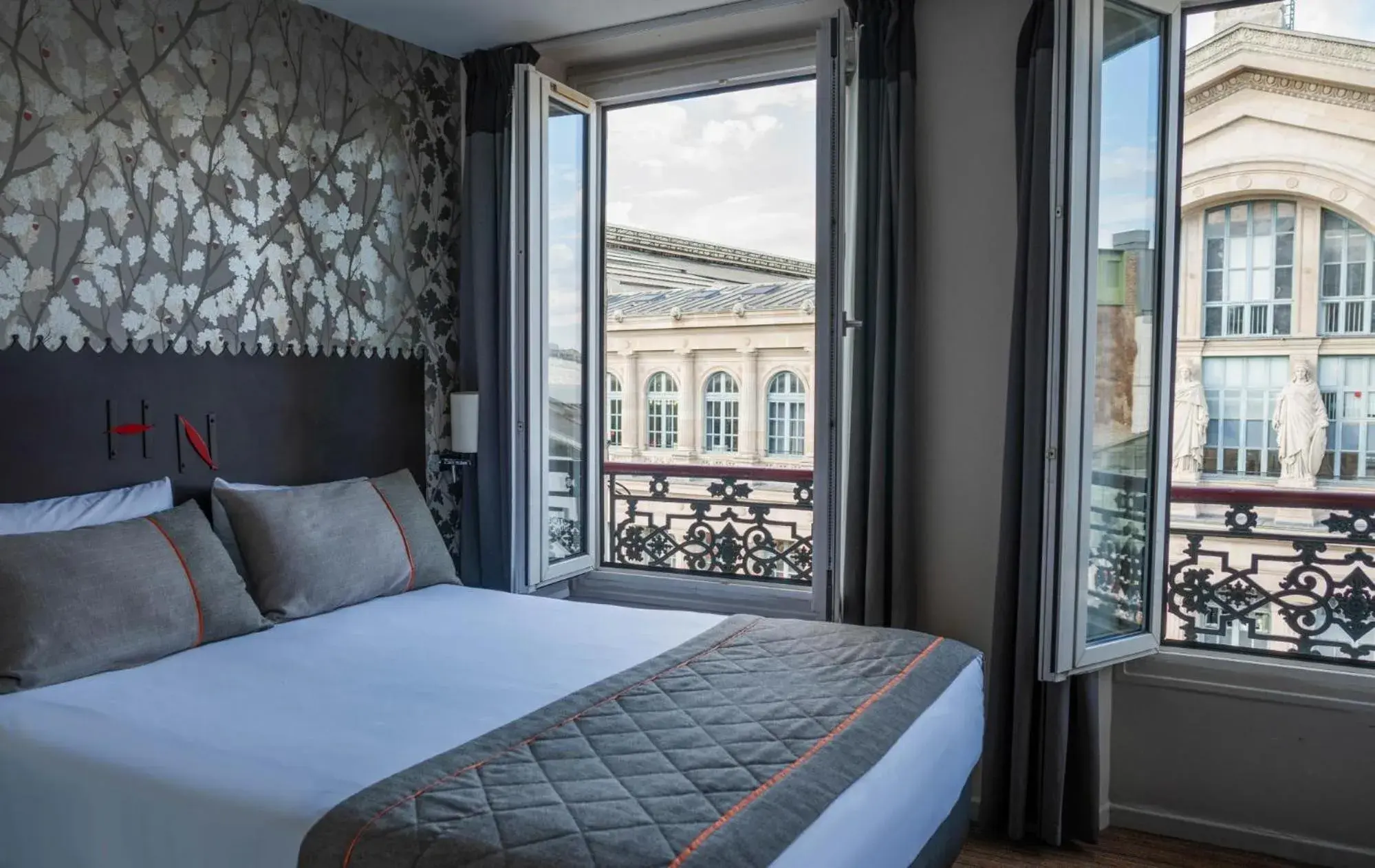 Bedroom, Bed in Kyriad Paris 10 - Gare Du Nord