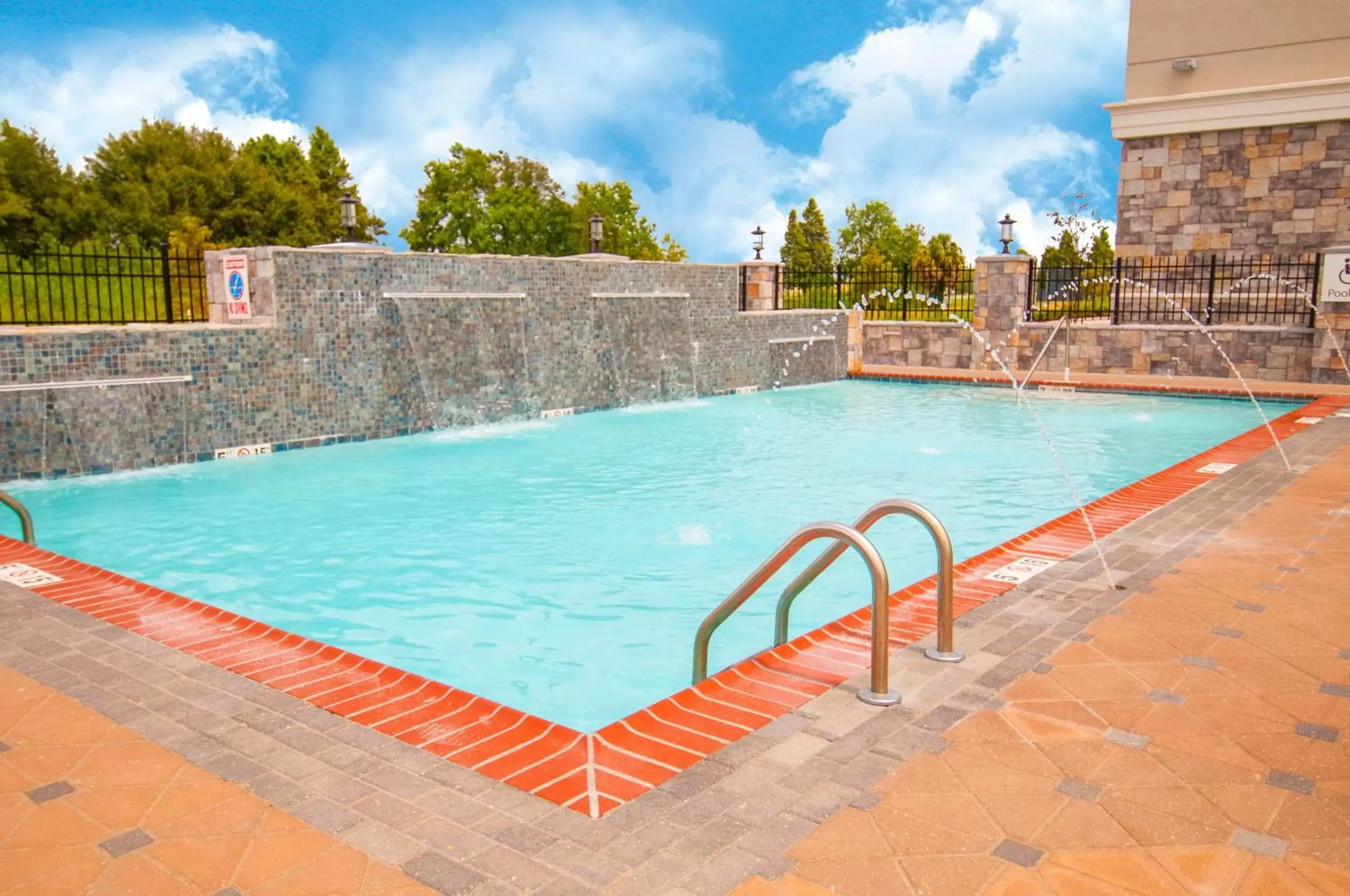 Swimming Pool in Holiday Inn - New Orleans Airport North, an IHG Hotel