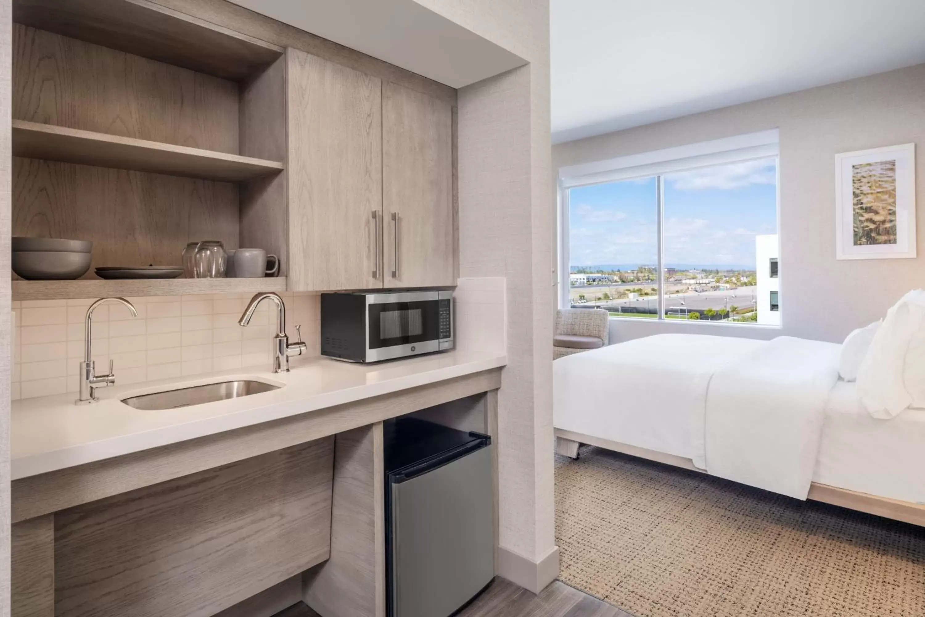 Photo of the whole room, Kitchen/Kitchenette in Element San Jose Airport