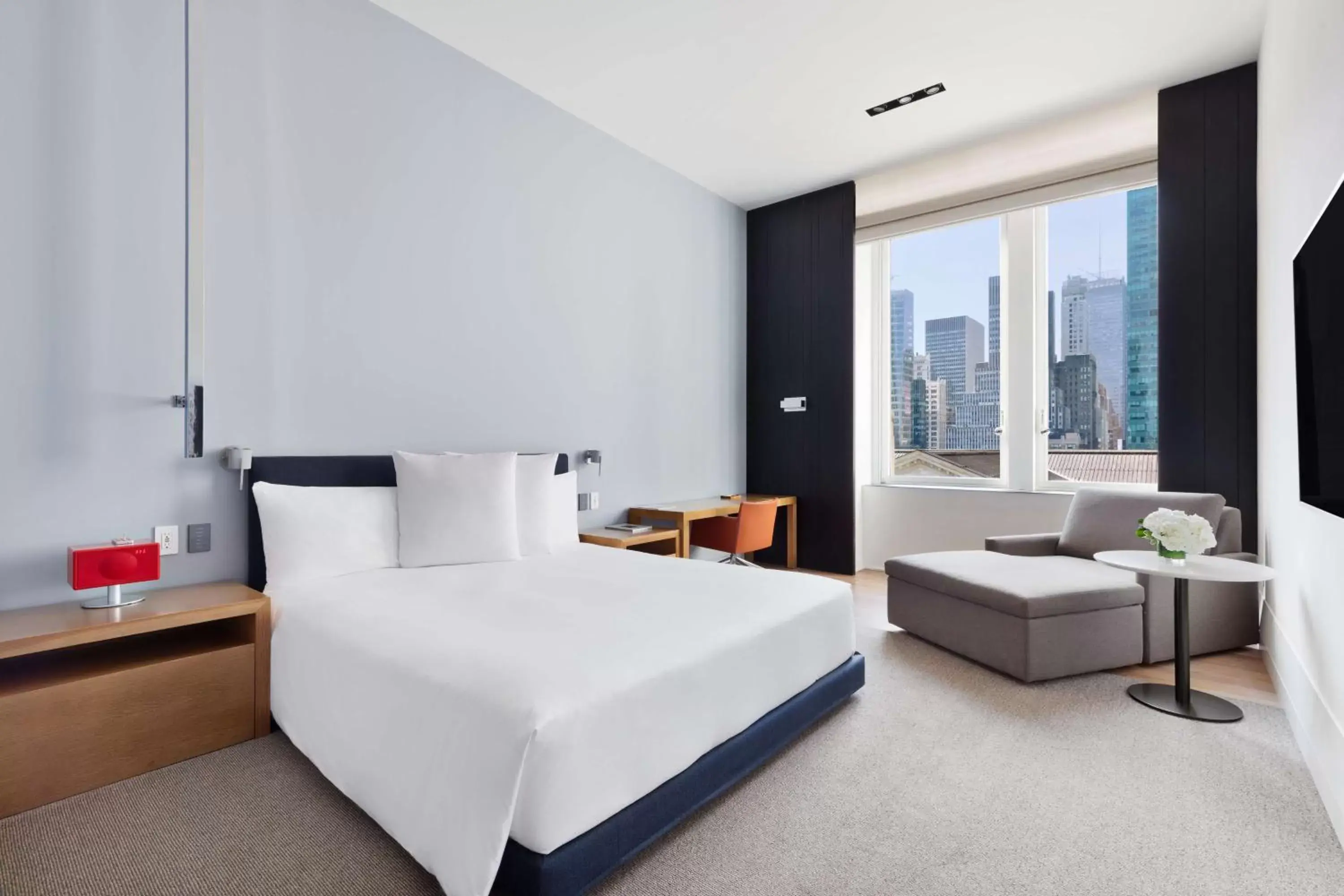 Photo of the whole room, Bed in Andaz 5th Avenue-a concept by Hyatt