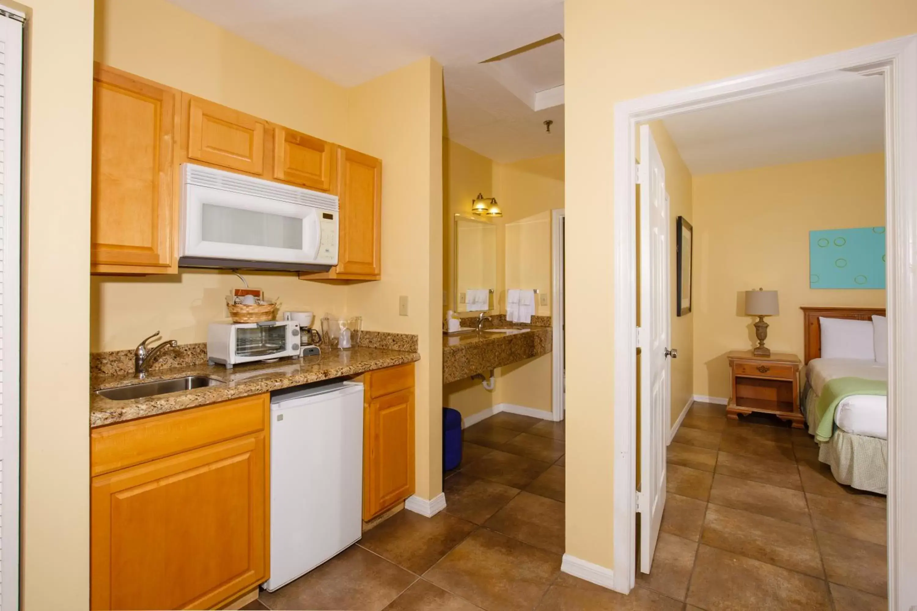 Kitchen or kitchenette, Kitchen/Kitchenette in Naples Garden Inn