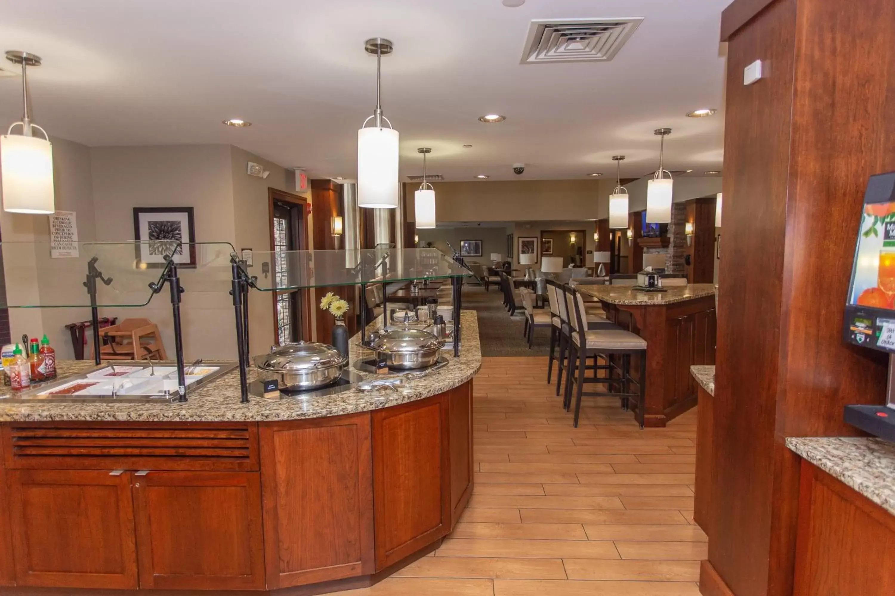 Restaurant/Places to Eat in Staybridge Suites Bowling Green, an IHG Hotel