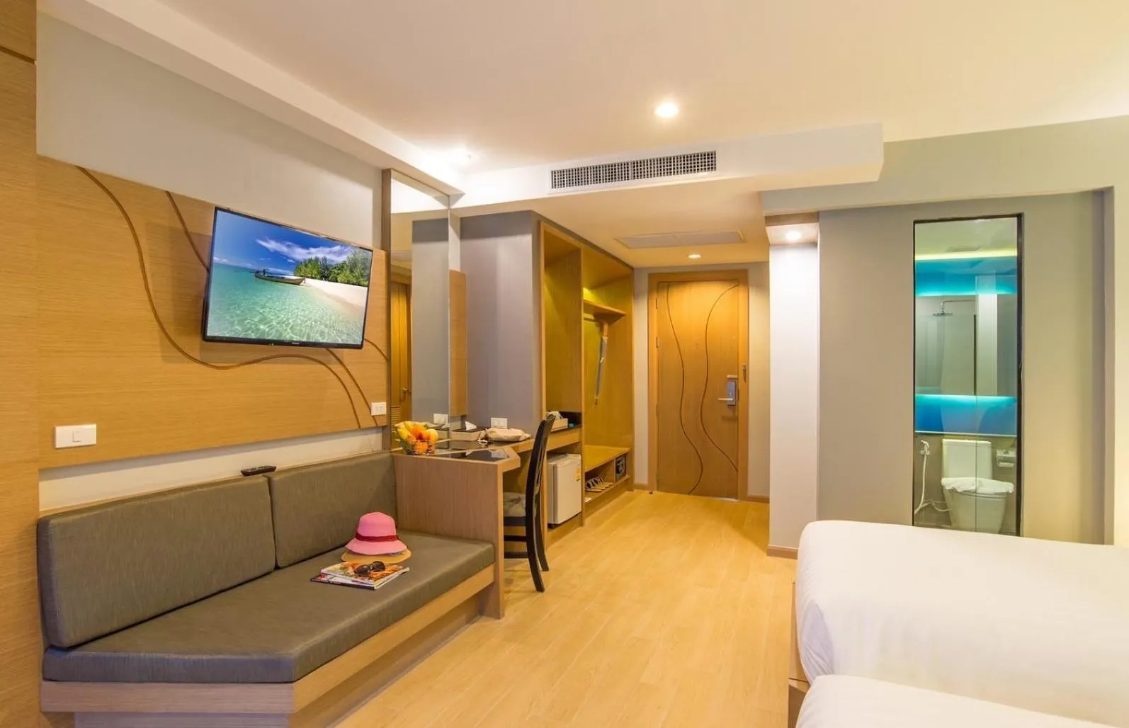 TV and multimedia, Bed in AVA SEA Resort Krabi, Ao Nang Beach