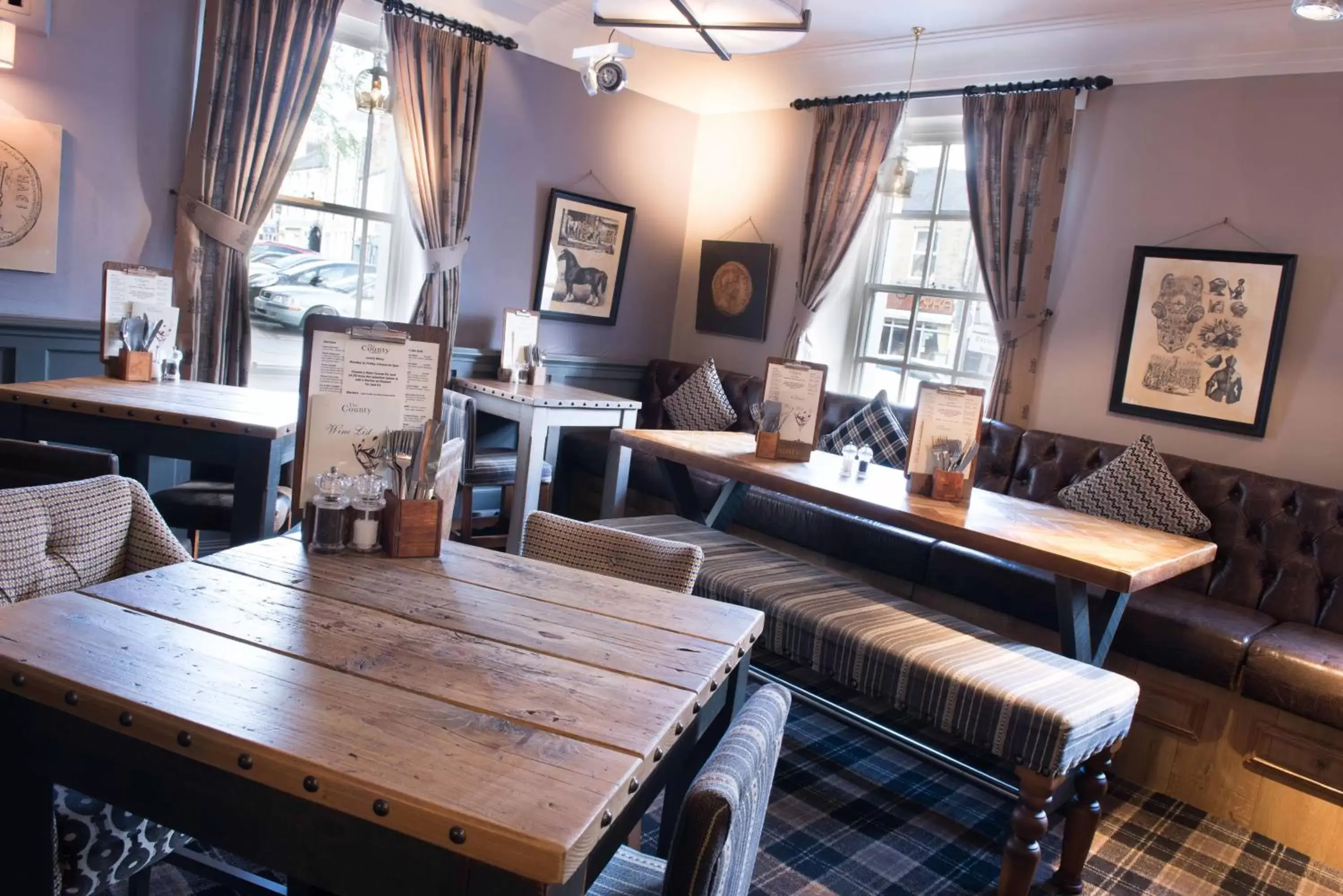 Lounge or bar, Restaurant/Places to Eat in The County Hotel