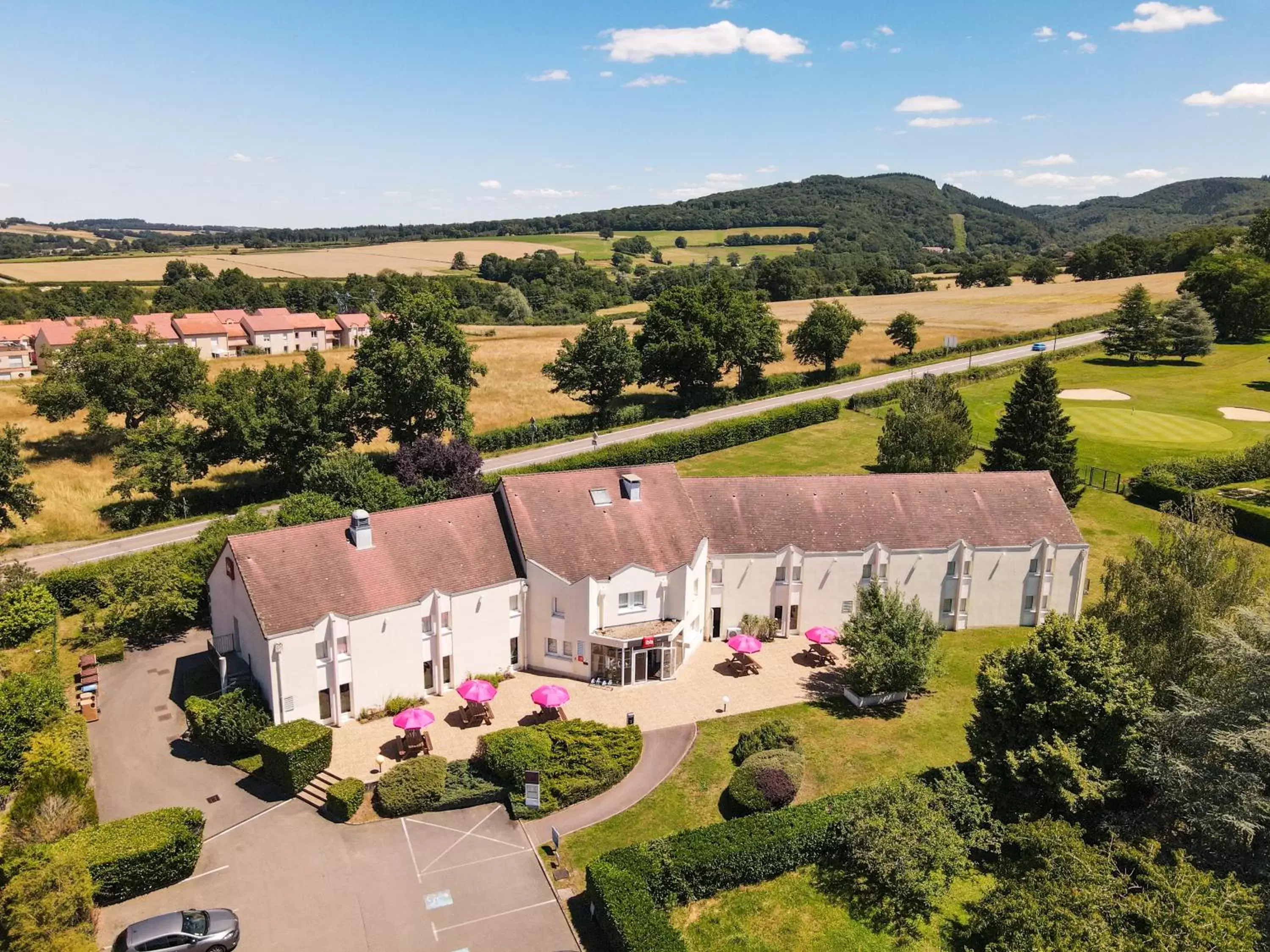 Facade/entrance, Bird's-eye View in Hotel ibis Autun