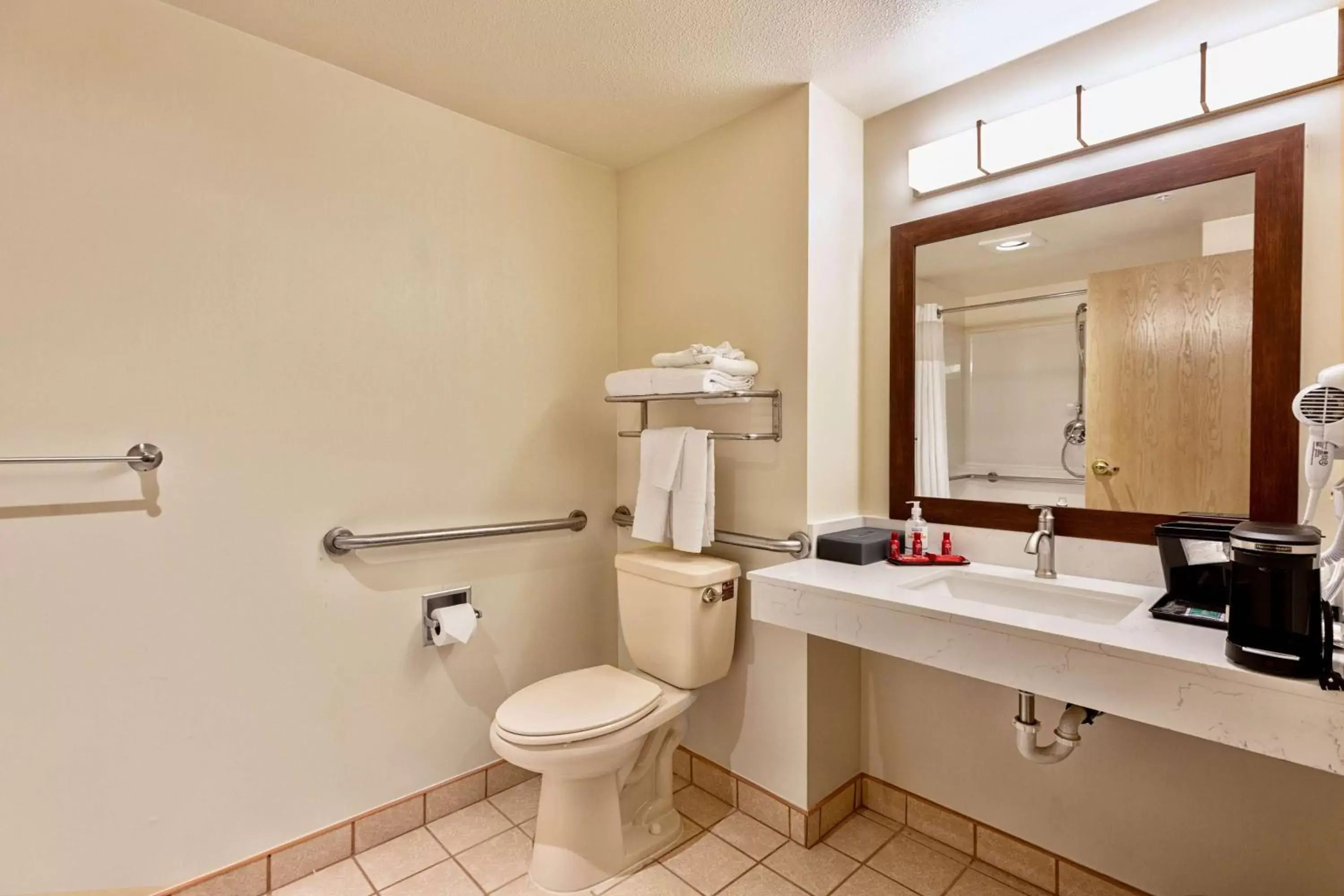 Shower, Bathroom in SureStay Plus Hotel by Best Western SeaTac Airport