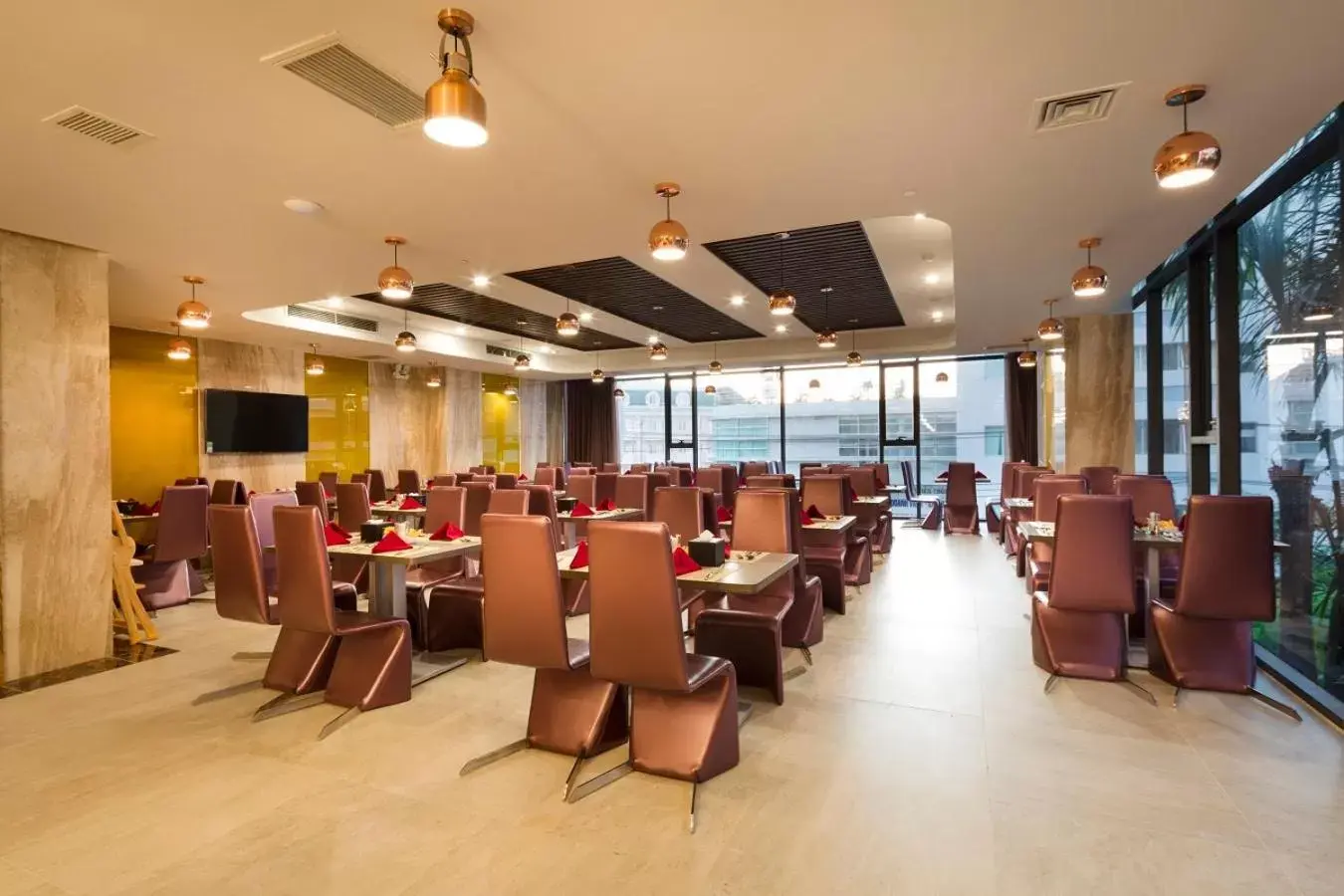 Property building, Restaurant/Places to Eat in V Hotel Nha Trang