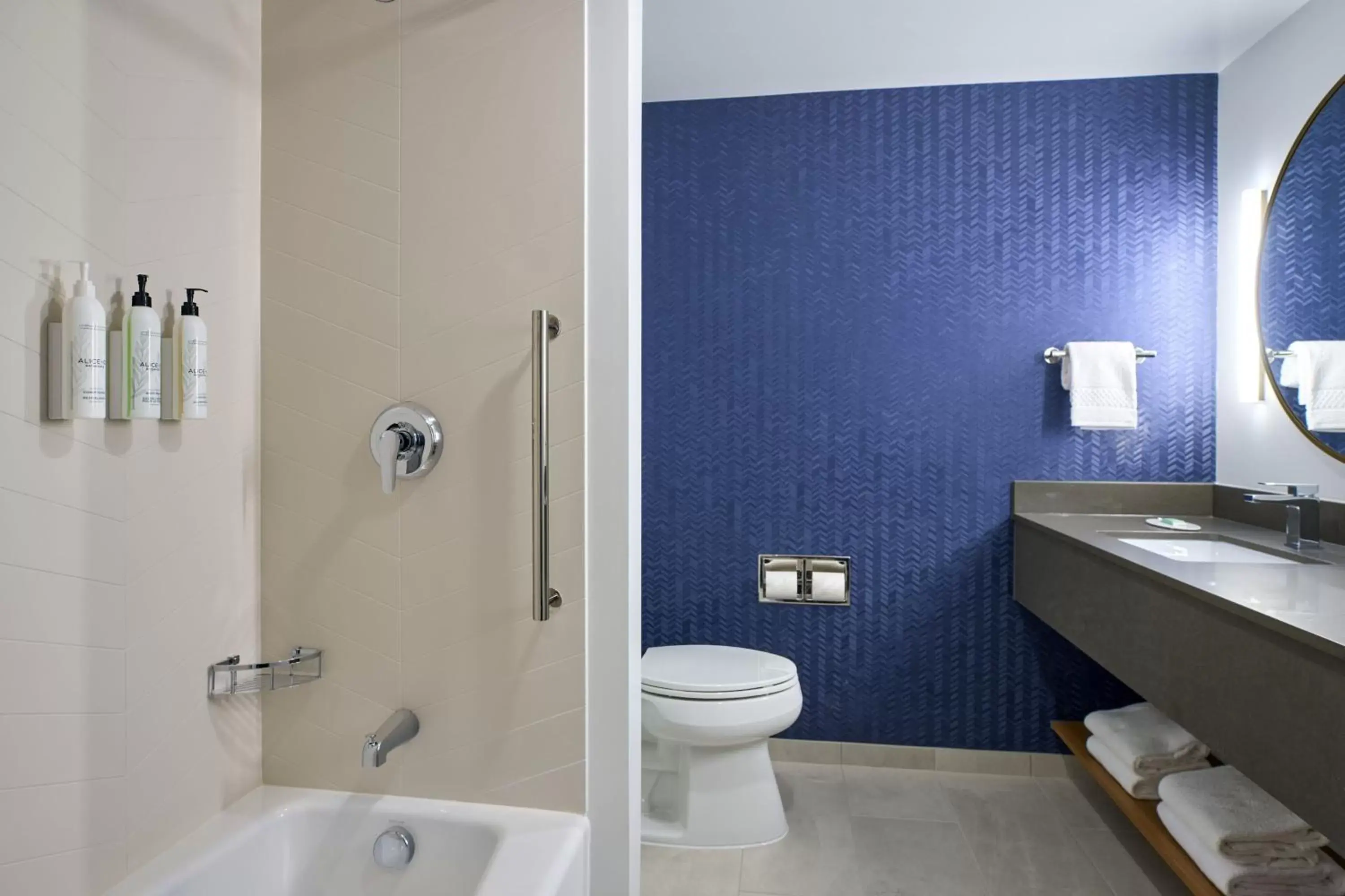 Bathroom in Fairfield Inn and Suites by Marriott Winchester