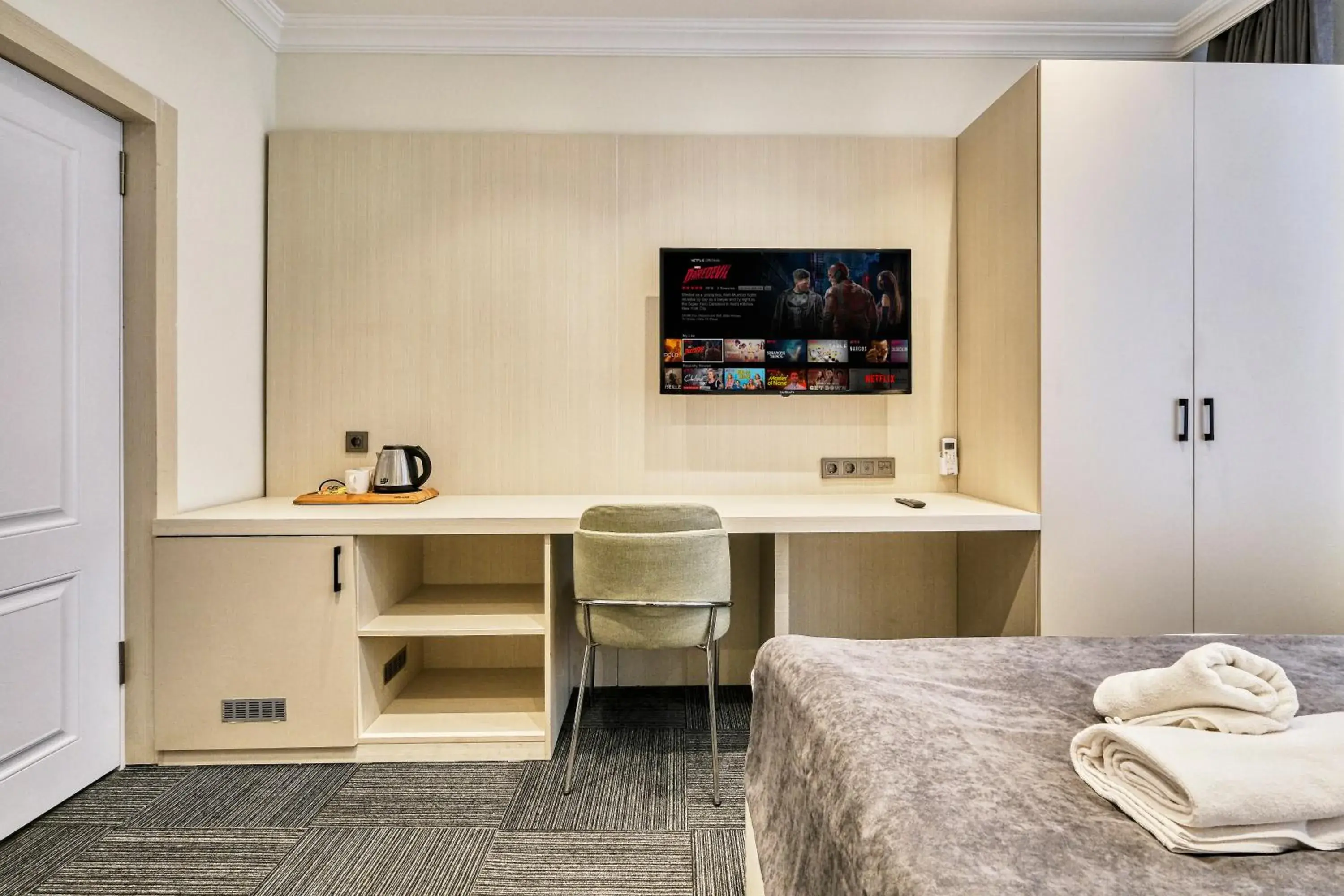 TV and multimedia, TV/Entertainment Center in Hub Suite Istanbul