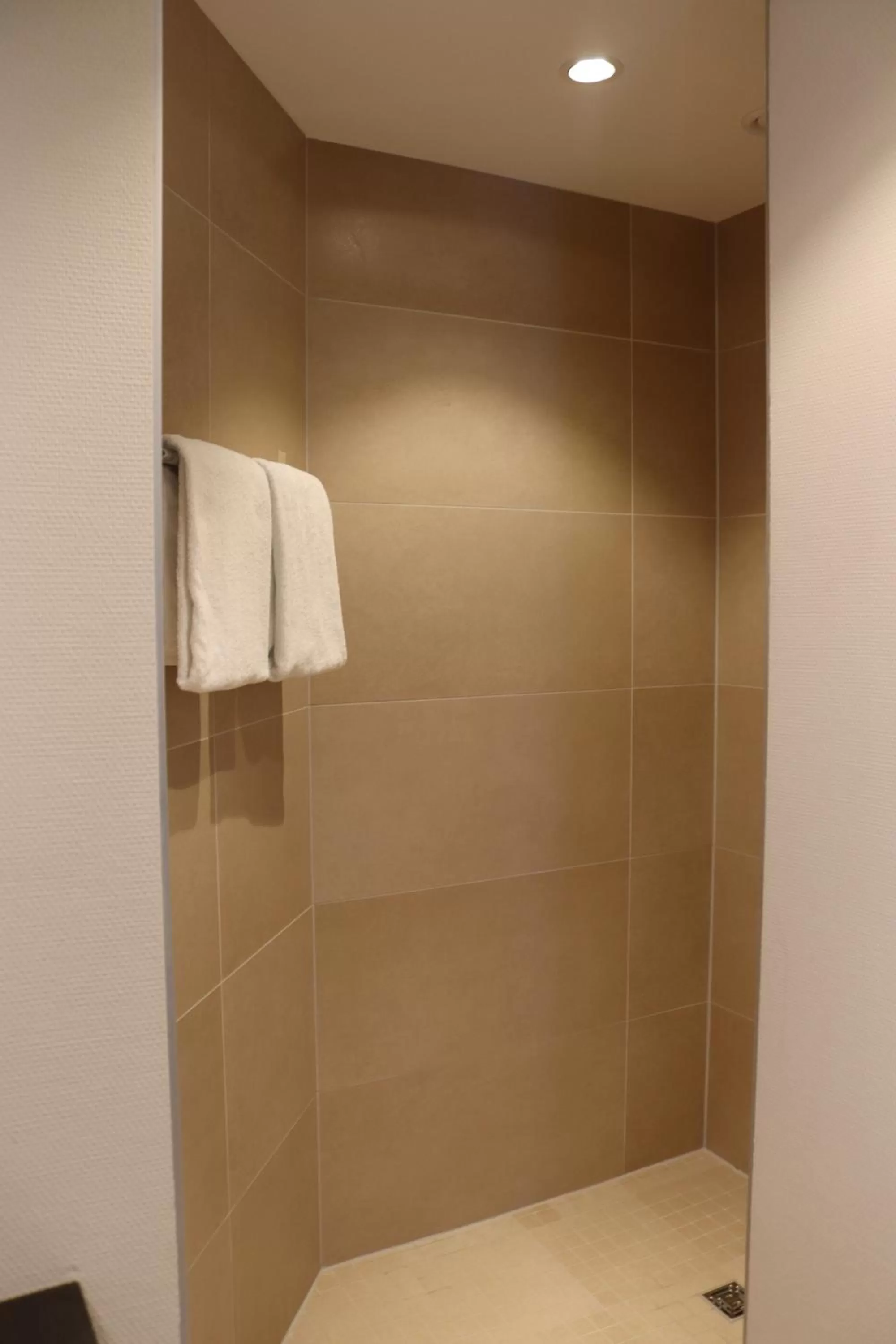 Bathroom in EINSTEIN Hotel am Römerpark