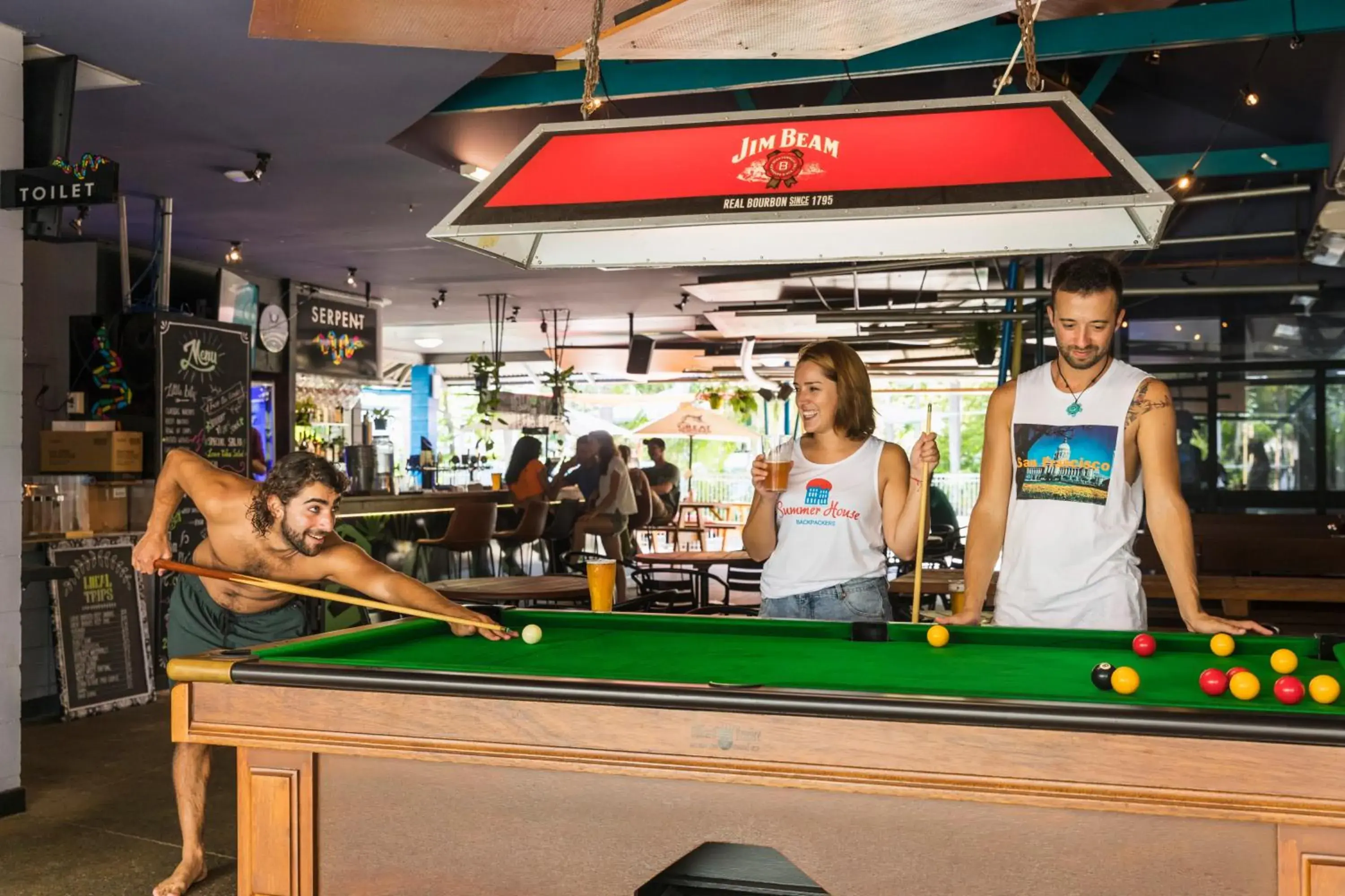 Restaurant/places to eat in Summer House Backpackers Cairns