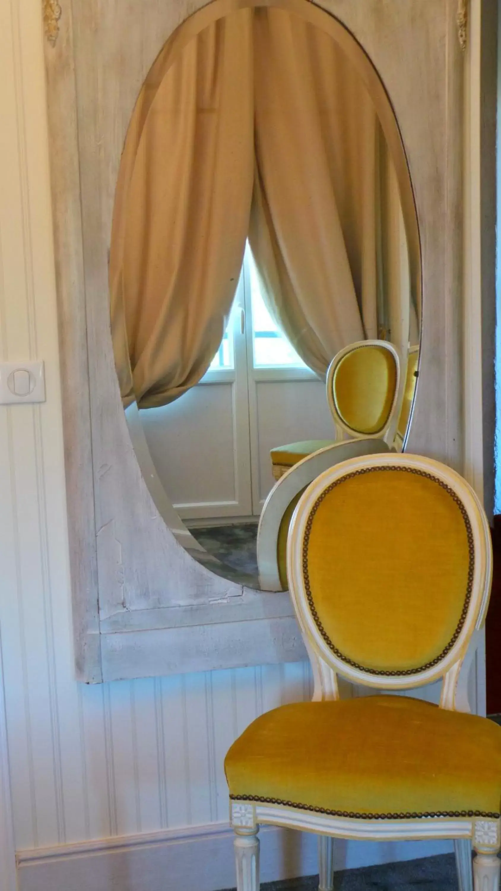 Decorative detail, Seating Area in Hotel Relais Du Postillon