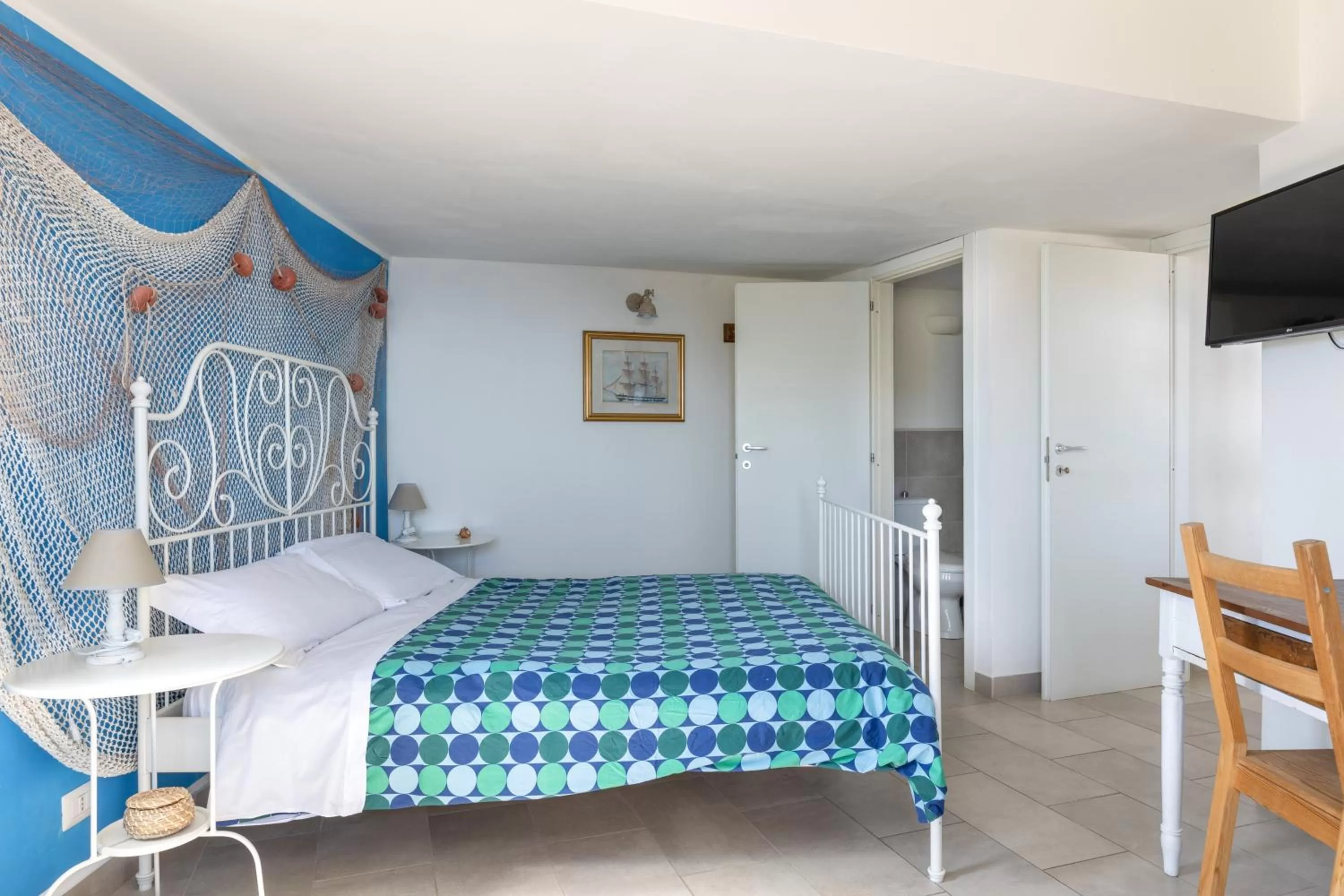 Photo of the whole room, Bed in Tauromenion Guest House