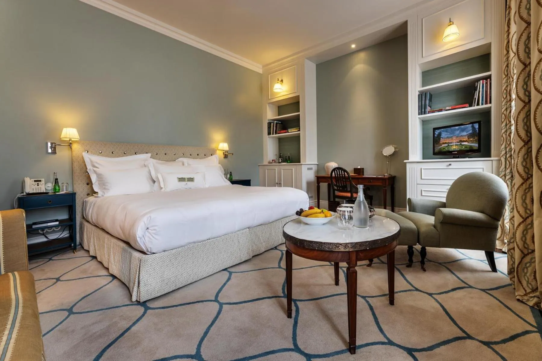 Photo of the whole room, Bed in Vidago Palace