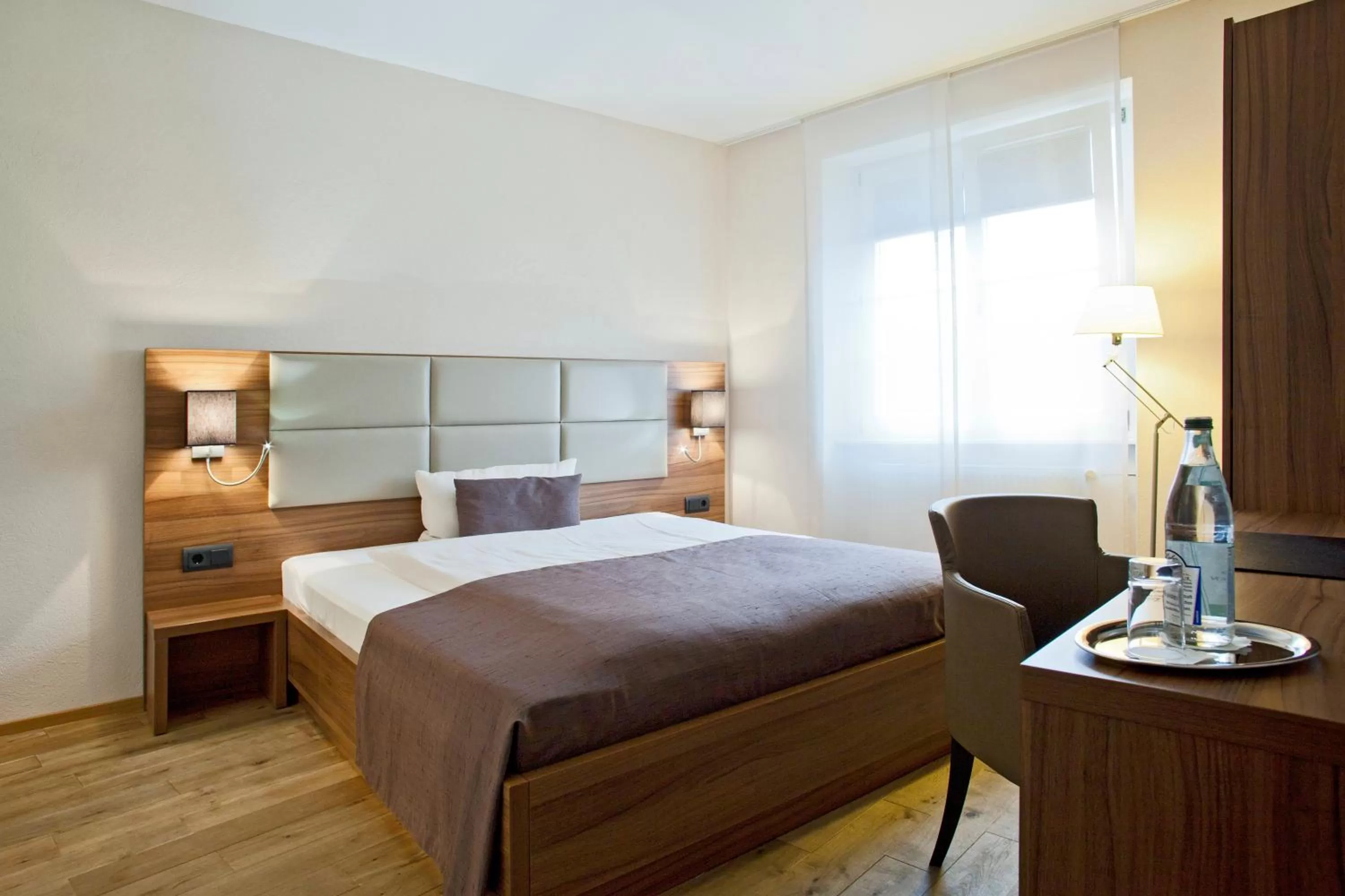 Day, Bed in Kunsthotel "Drei König" am Marktplatz Stadt Lörrach