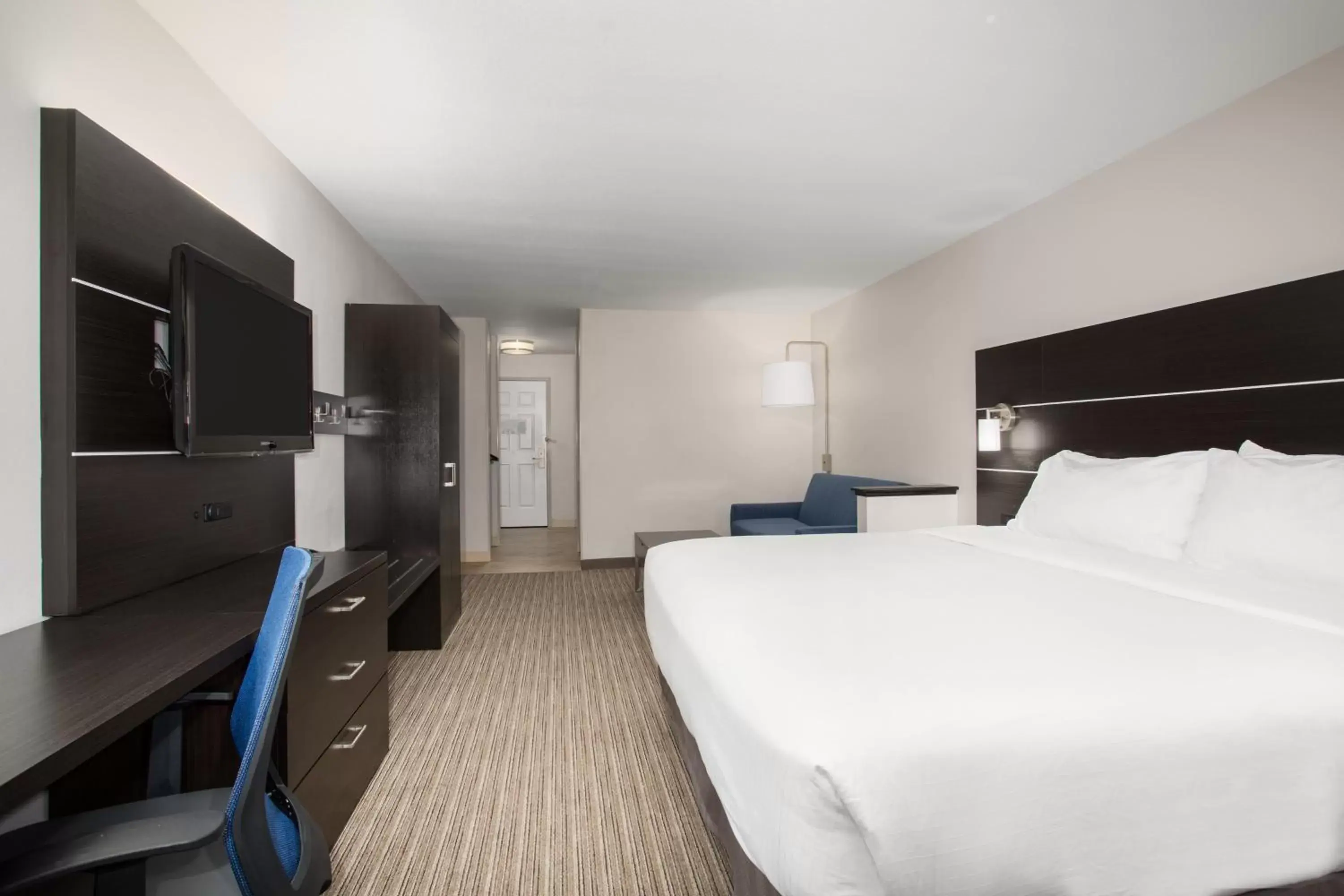 Photo of the whole room, Bed in Holiday Inn Express Hotel & Suites Fort Collins, an IHG Hotel