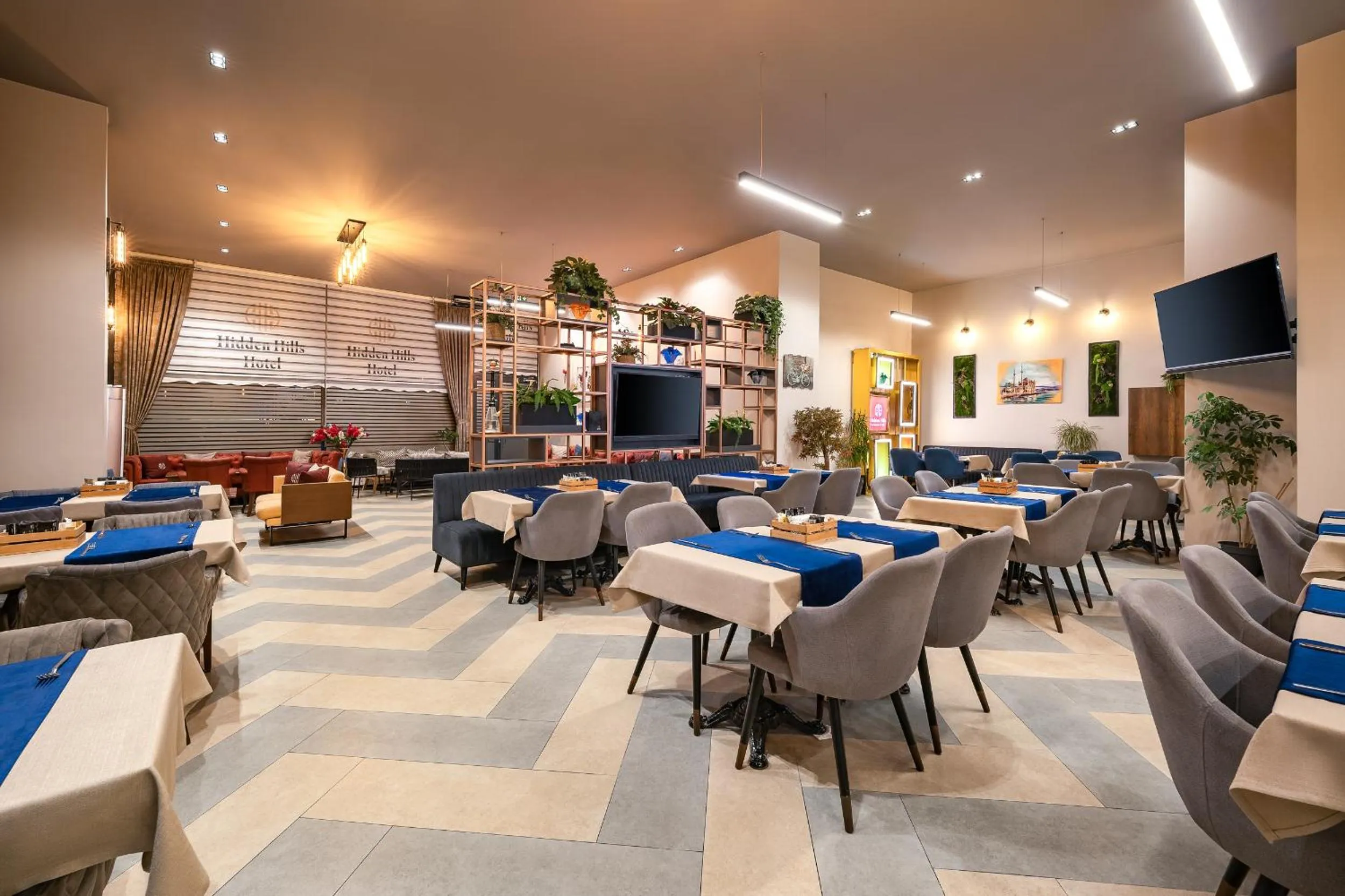 Restaurant/places to eat in Best Western Premier Hidden Hills Hotel