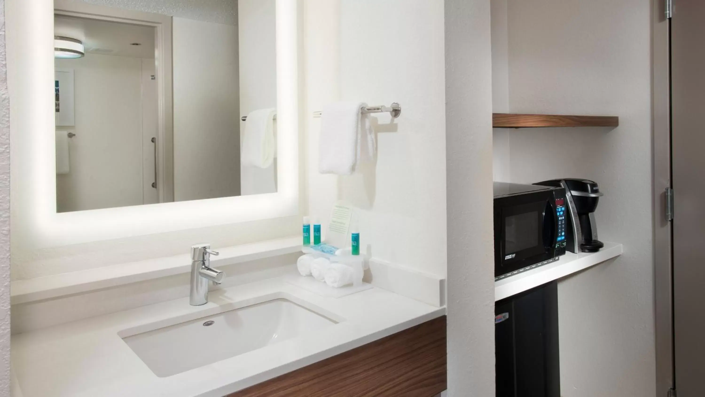 Photo of the whole room, Bathroom in Holiday Inn Express Hilton Head Island, an IHG Hotel