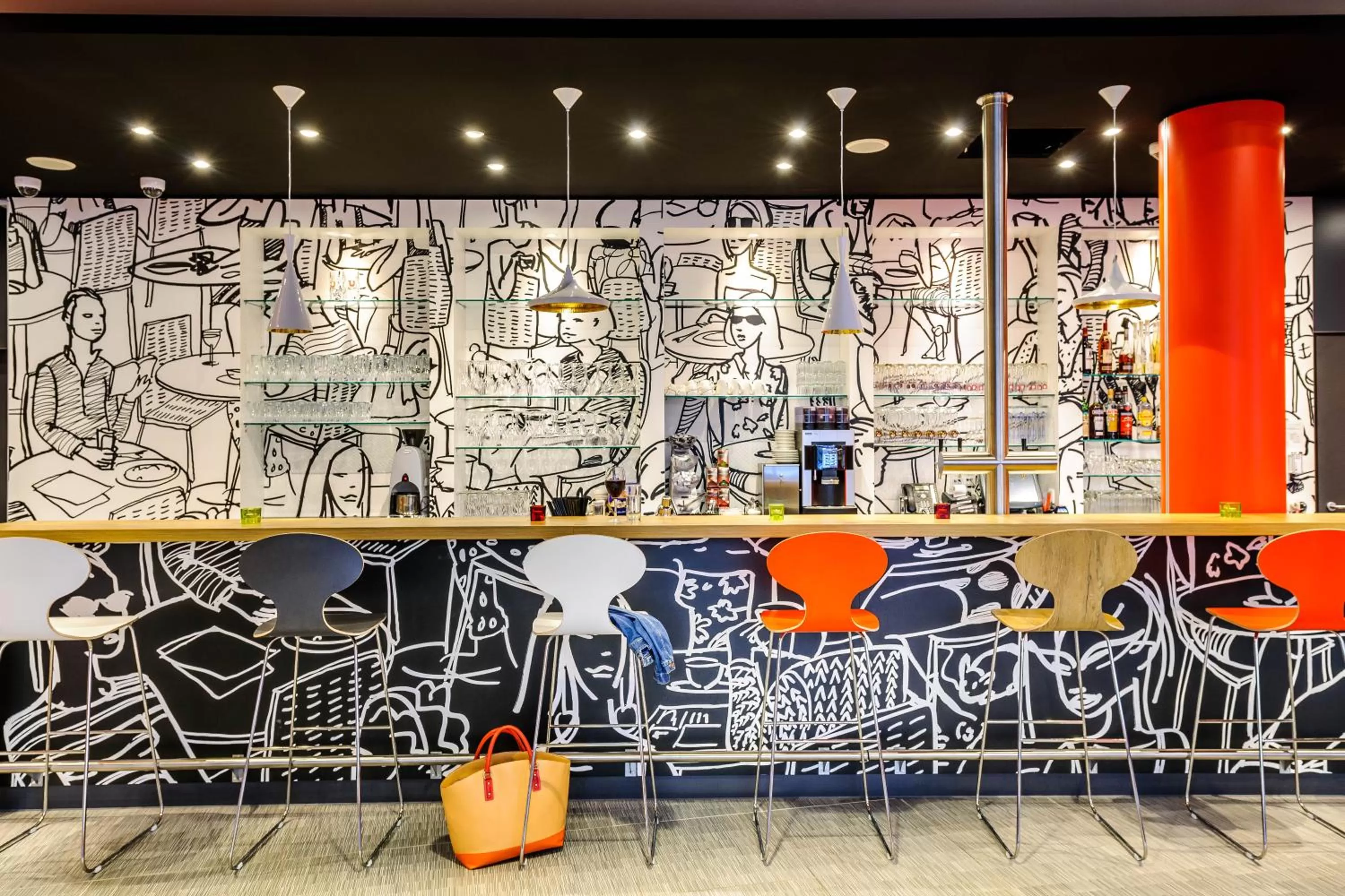 Lounge or bar in Ibis München City Arnulfpark