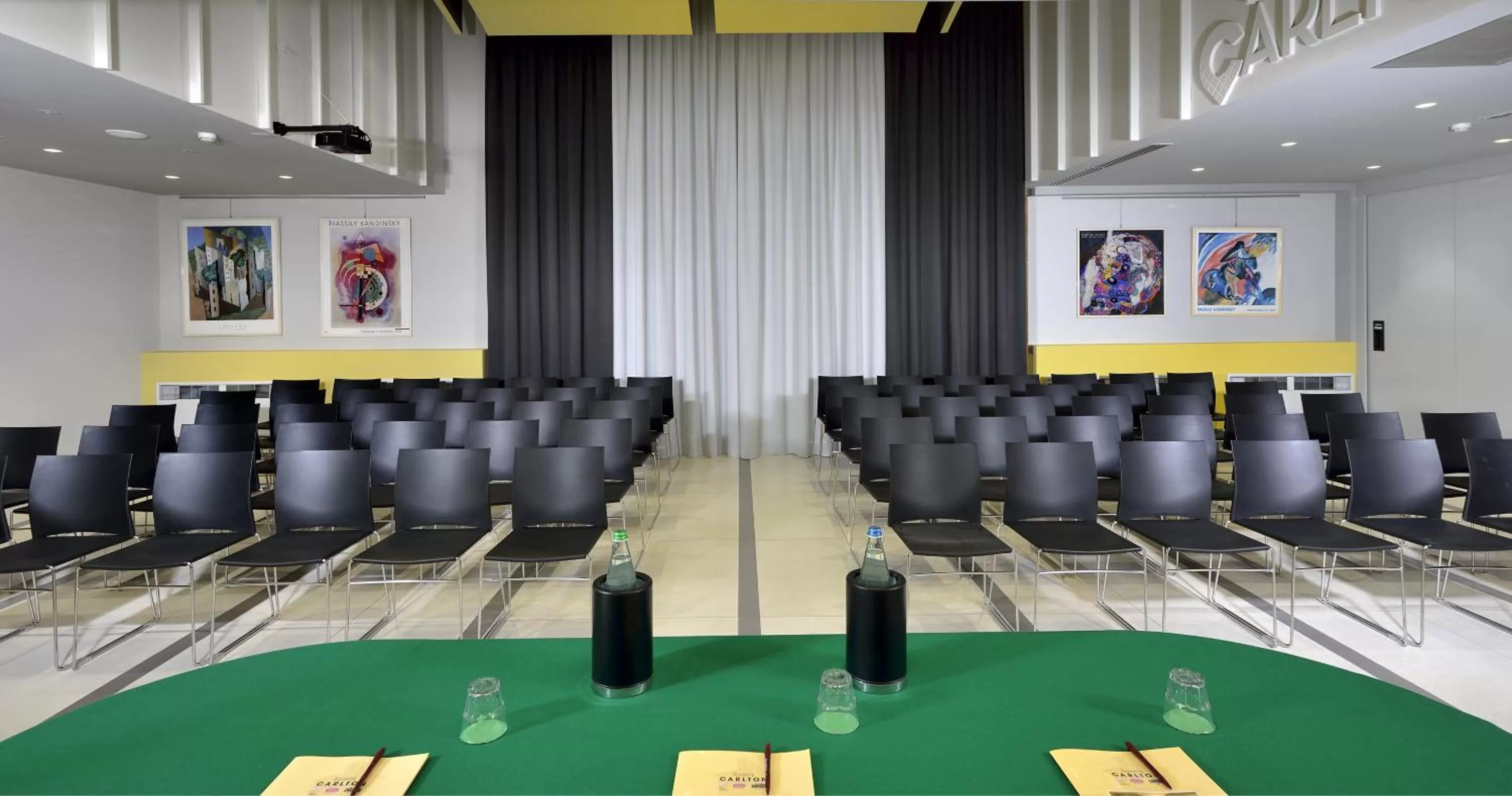 Business facilities in Hotel Carlton