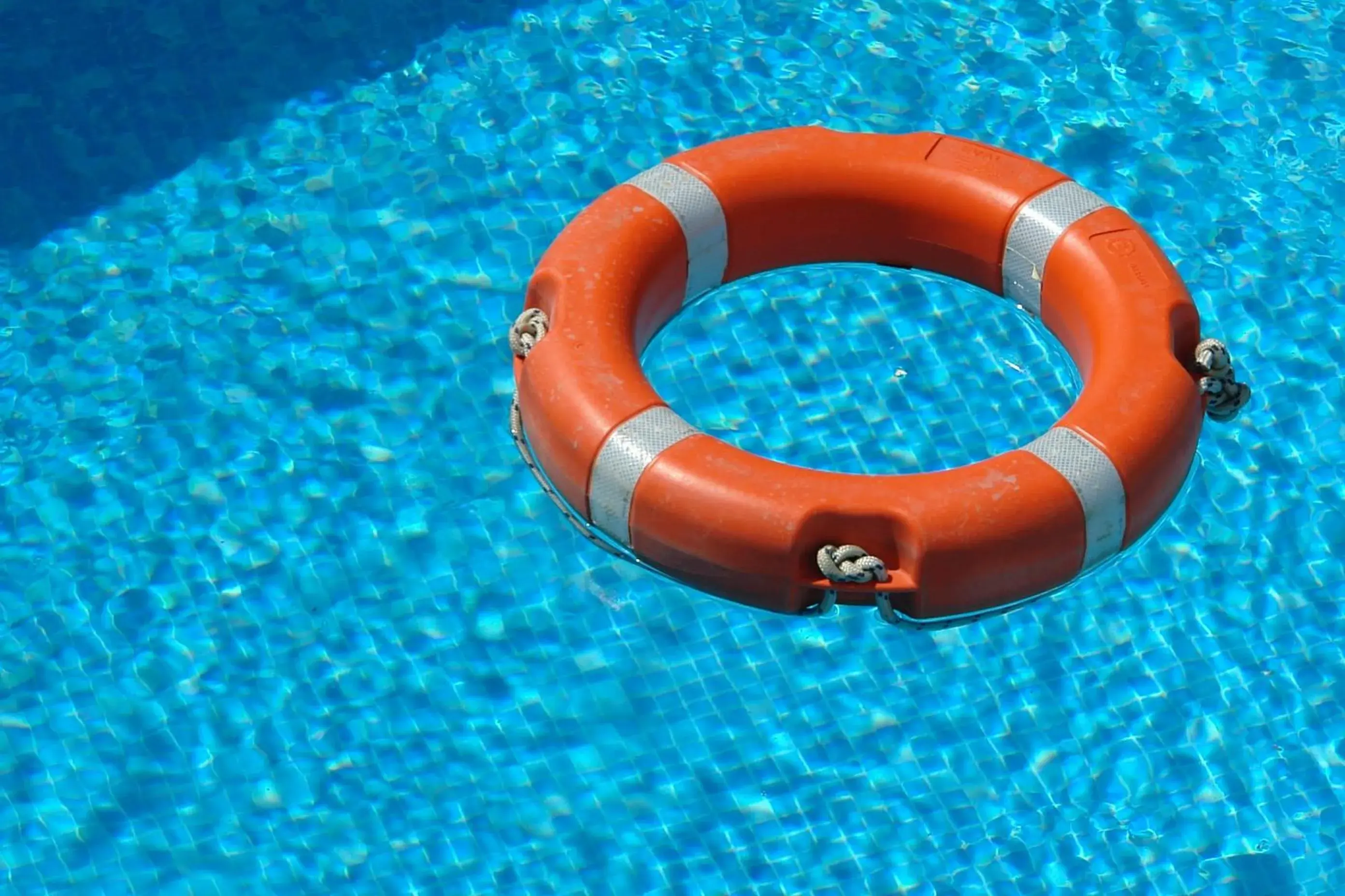 Swimming pool in Novotel Muscat Airport