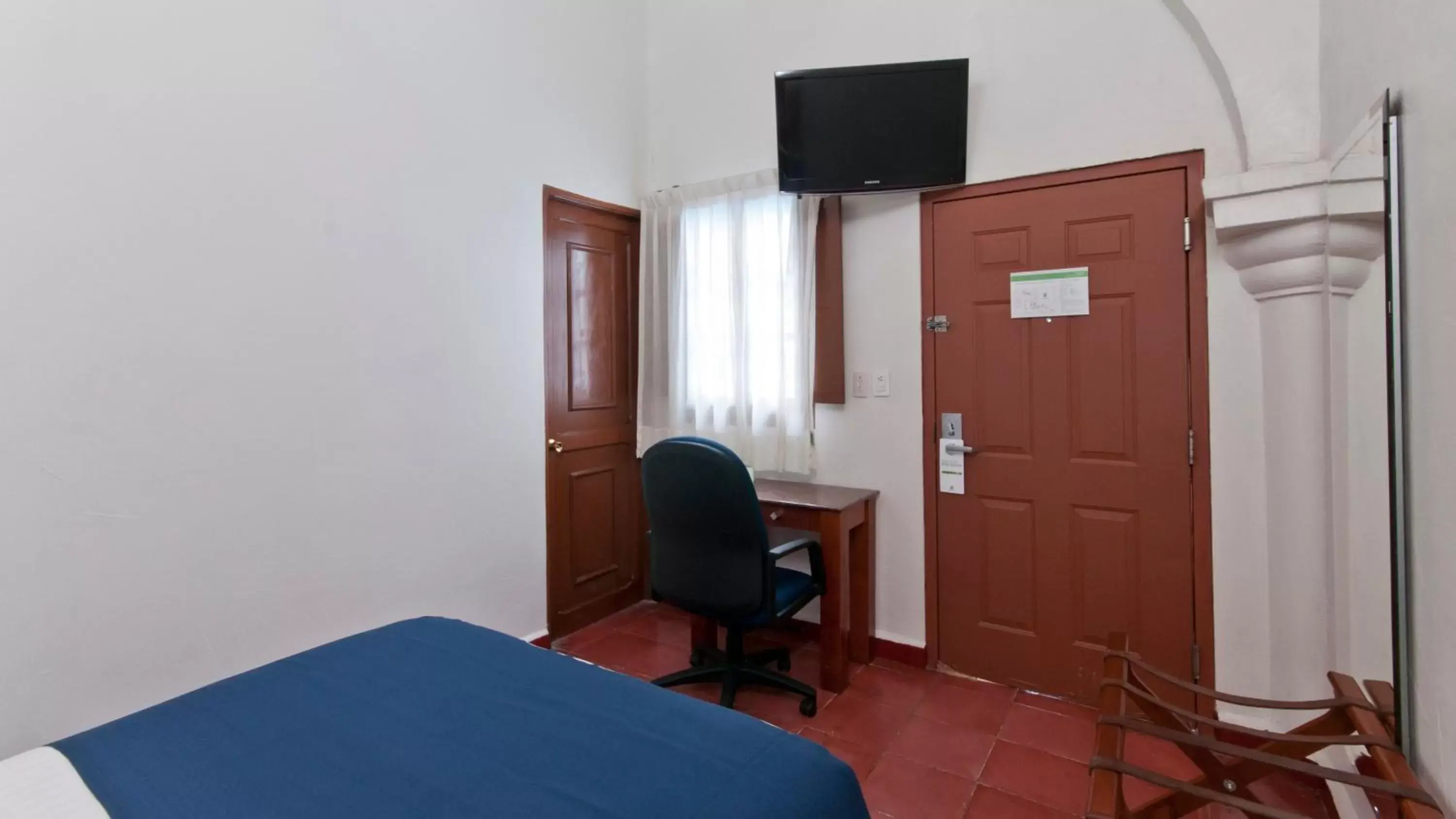 Photo of the whole room, TV/Entertainment Center in Holiday Inn Veracruz-Centro Historico, an IHG Hotel