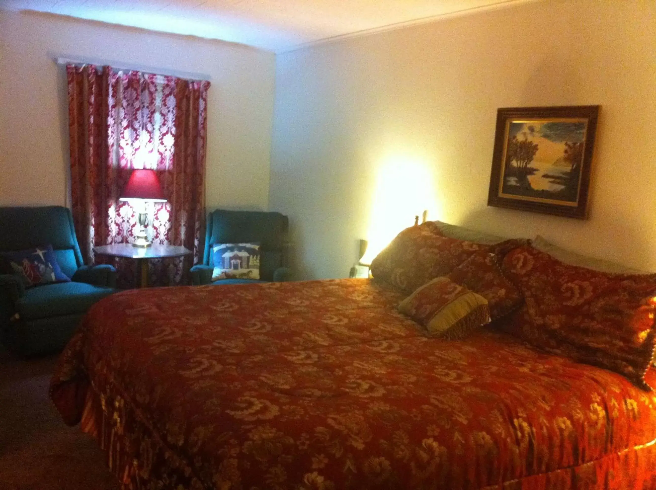 Photo of the whole room, Bed in Rustic Motel Rolla