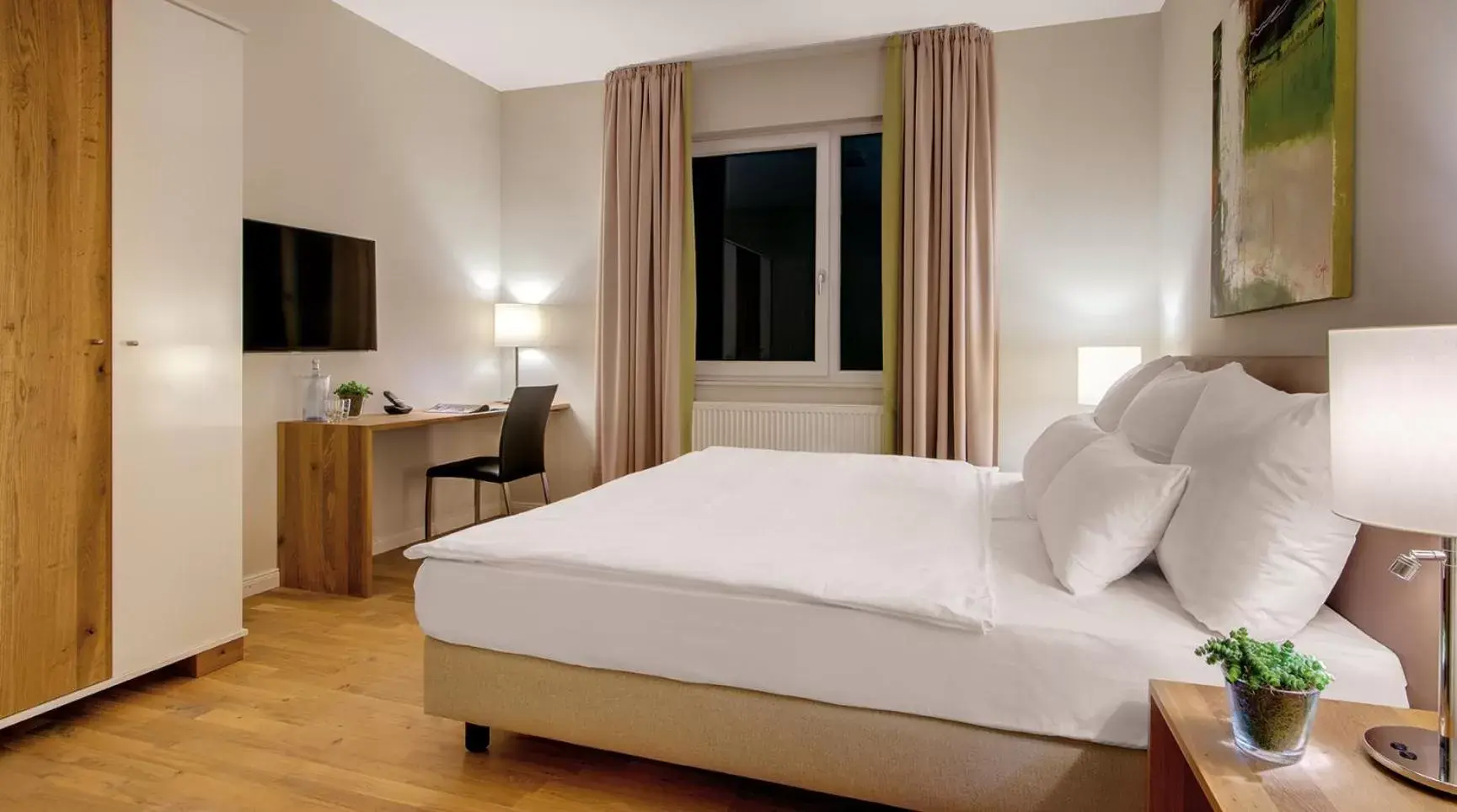 Bedroom, Bed in Hotel Villa Toskana