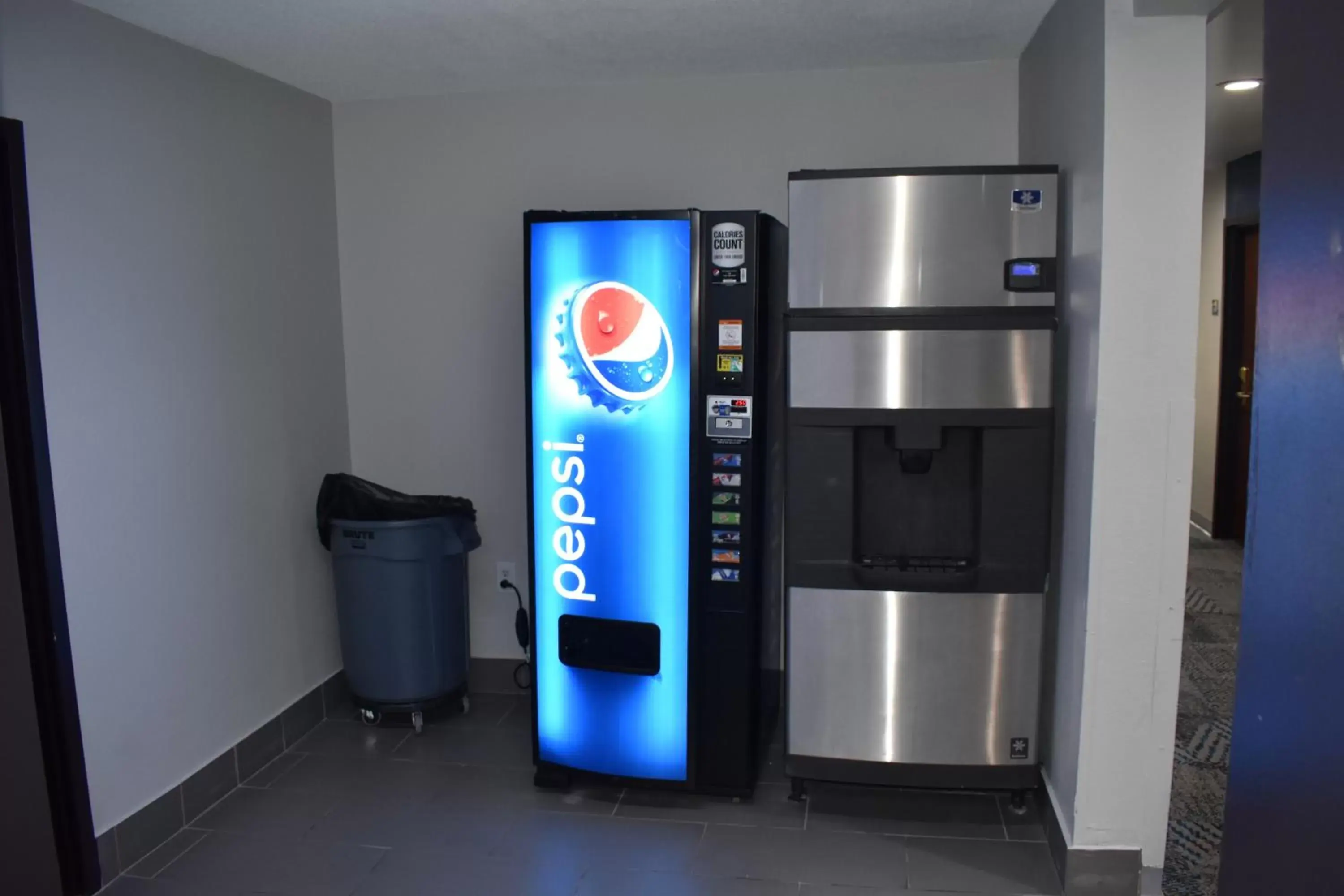 vending machine in Microtel Inn & Suites by Wyndham Stockbridge/Atlanta I-75