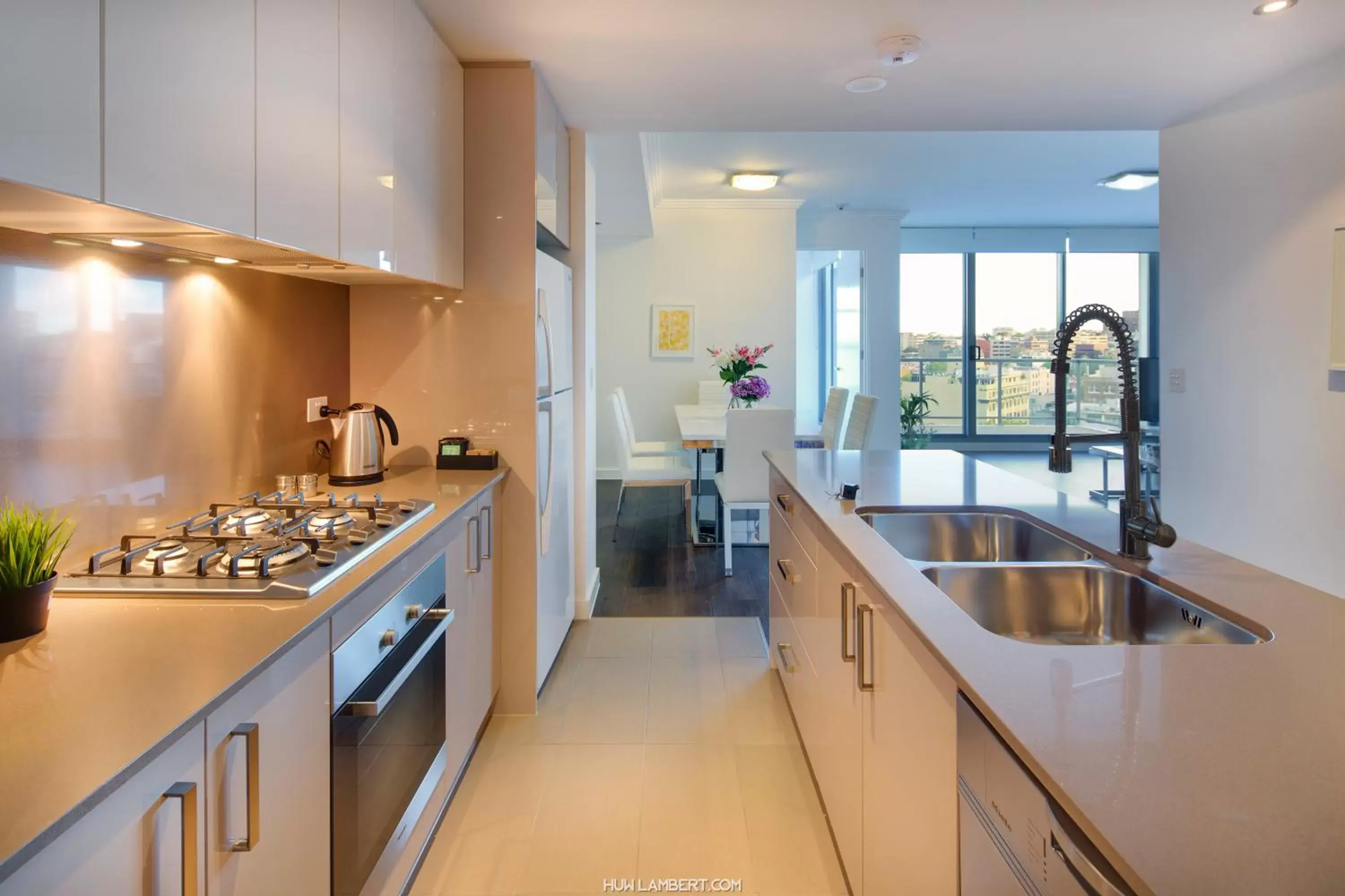 Kitchen or kitchenette, Kitchen/Kitchenette in Zara Tower – Luxury Suites and Apartments