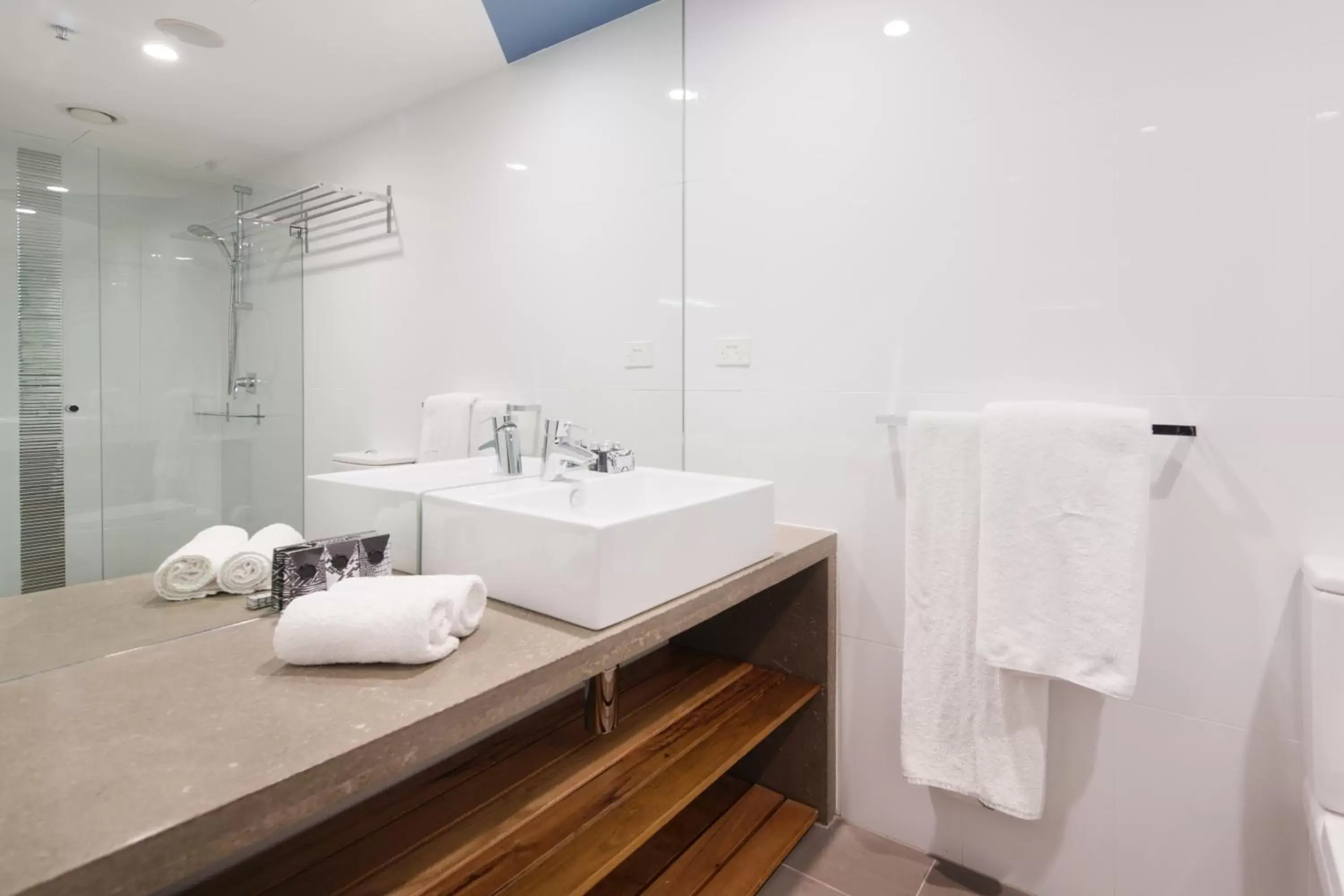 Toilet, Bathroom in Zara Tower – Luxury Suites and Apartments