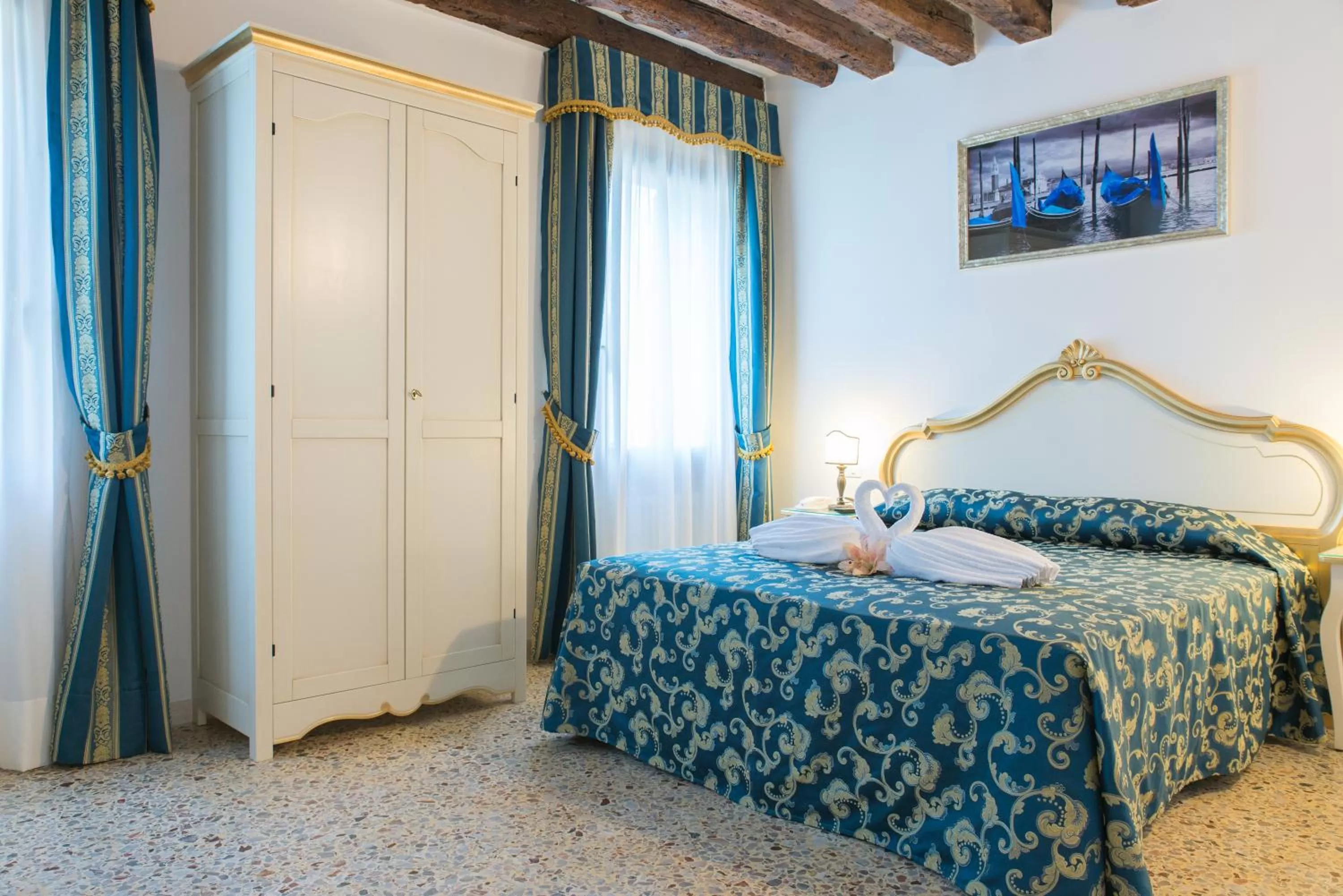 Photo of the whole room, Bed in Al Mascaron Ridente