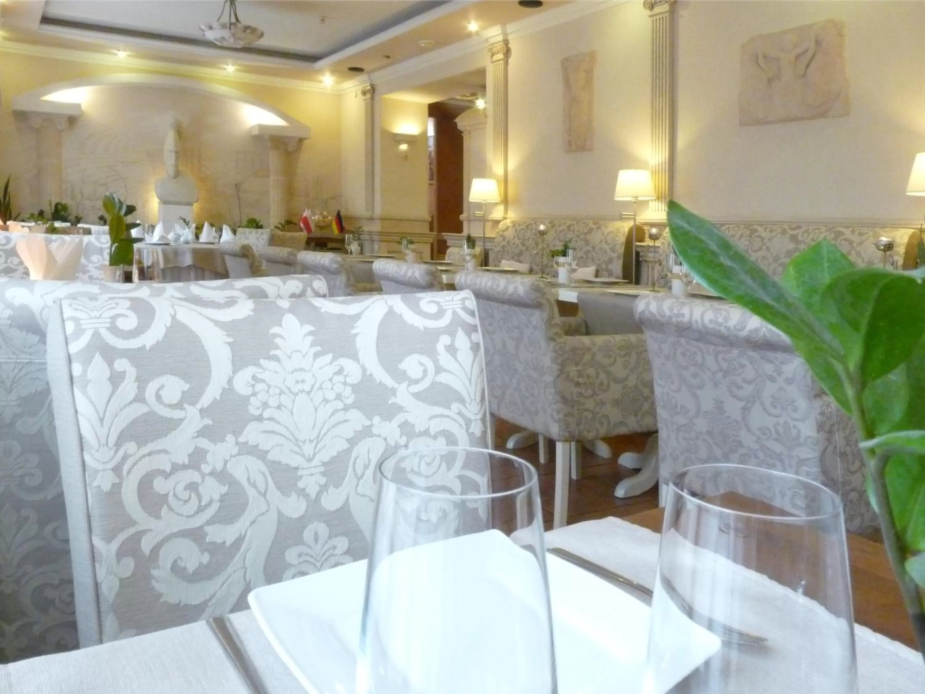 Restaurant/places to eat in Eney Boutique Hotel