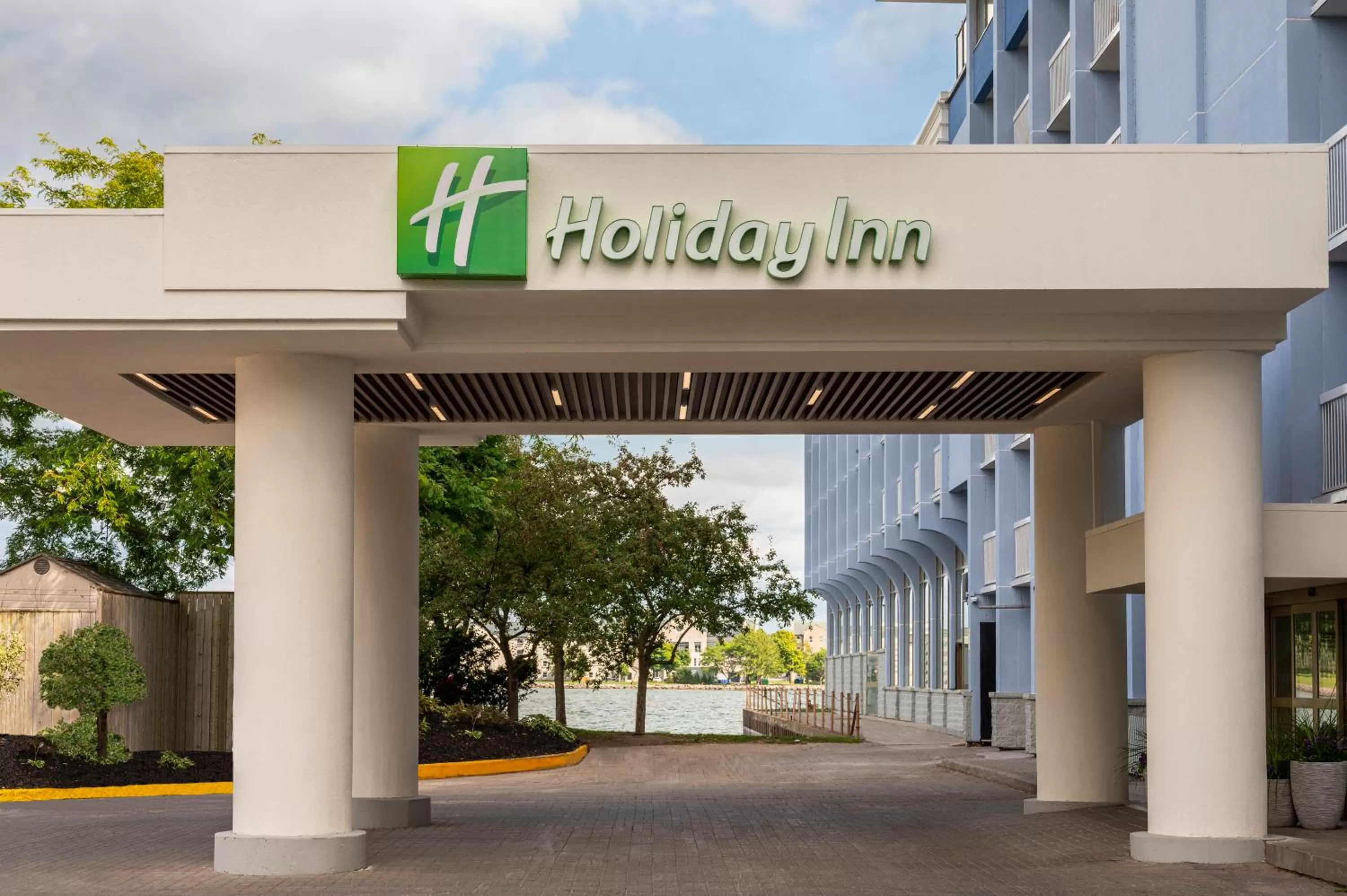 Property building in Holiday Inn Kingston - Waterfront by IHG