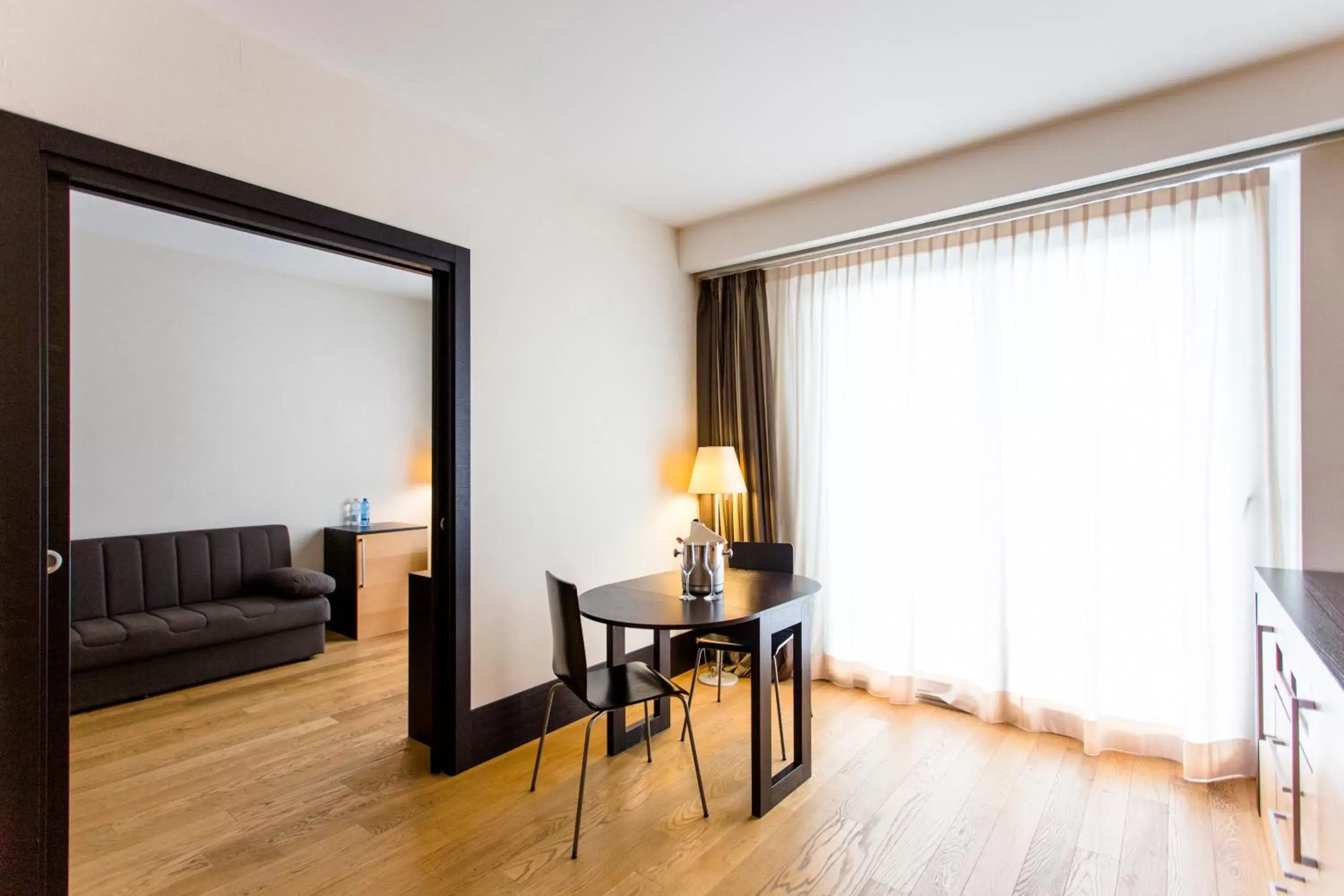 Kitchen or kitchenette, Seating Area in B&B Hotel Borgaro Torinese