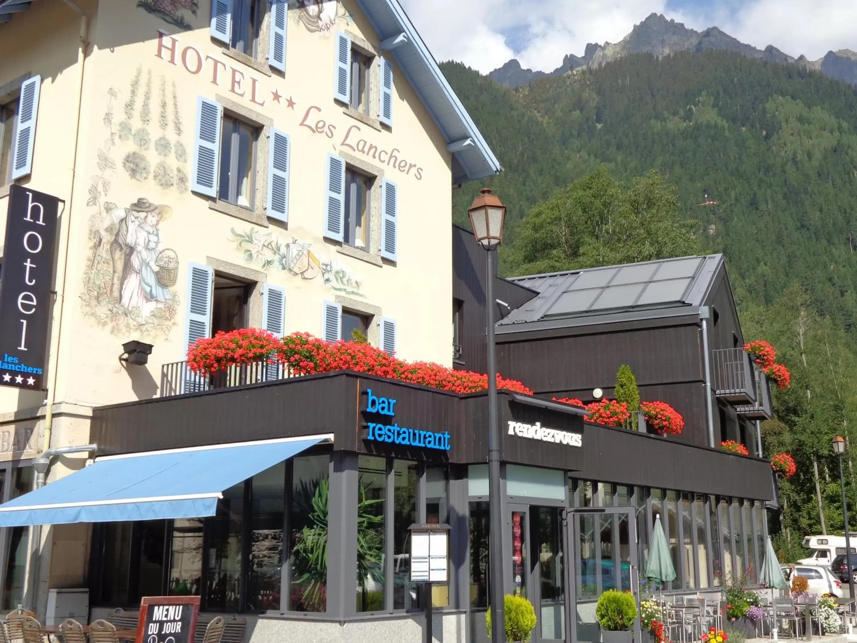 Facade/entrance, Property Building in Hotel Les Lanchers